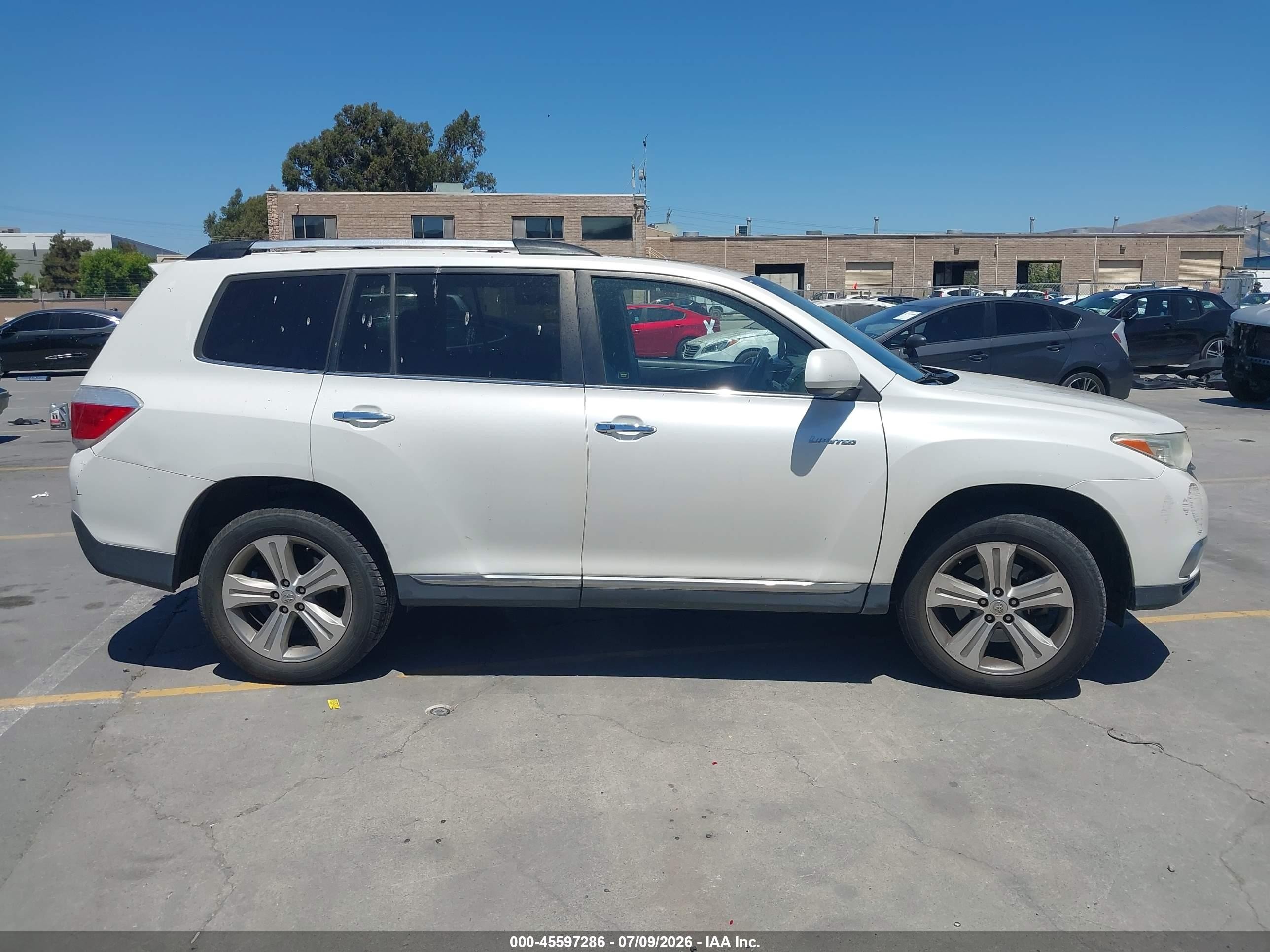 2013 Toyota Highlander Limited V6 White vin: 5TDDK3EHXDS177606