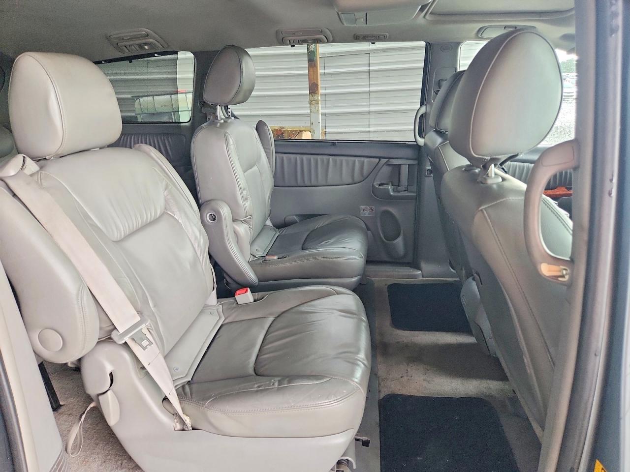 2010 Toyota Sienna Xle Blue vin: 5TDDK4CC1AS028249