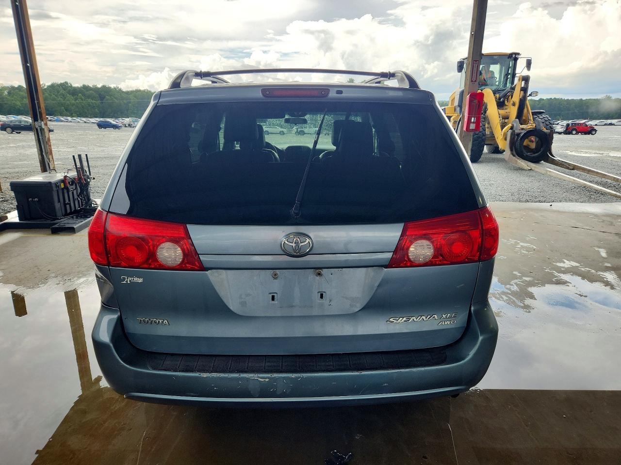 2010 Toyota Sienna Xle Blue vin: 5TDDK4CC1AS028249