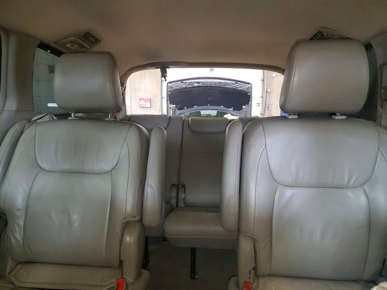 2010 Toyota Sienna Xle Red vin: 5TDDK4CC1AS030311