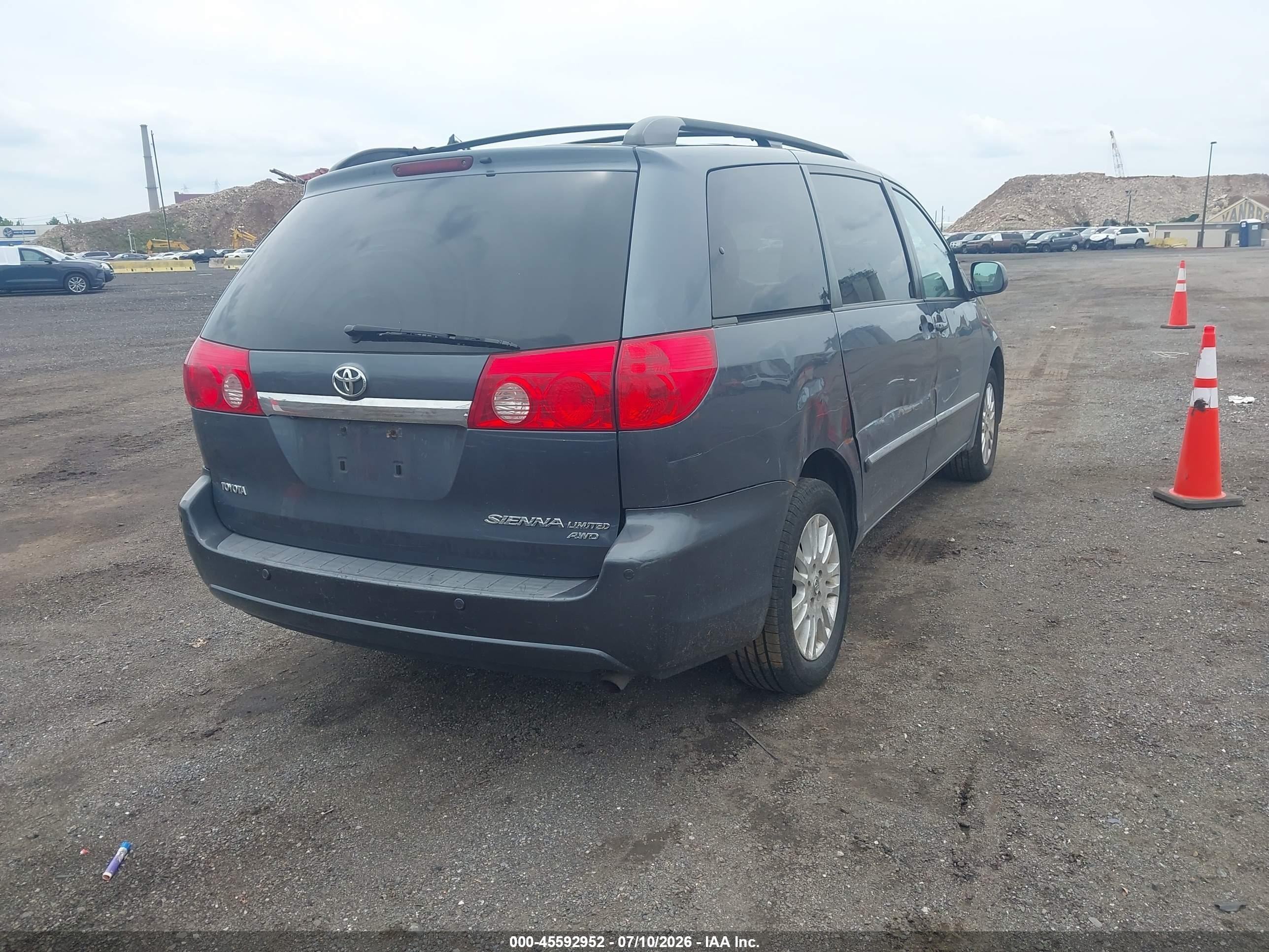 2010 Toyota Sienna Limited Серый vin: 5TDDK4CC1AS030373