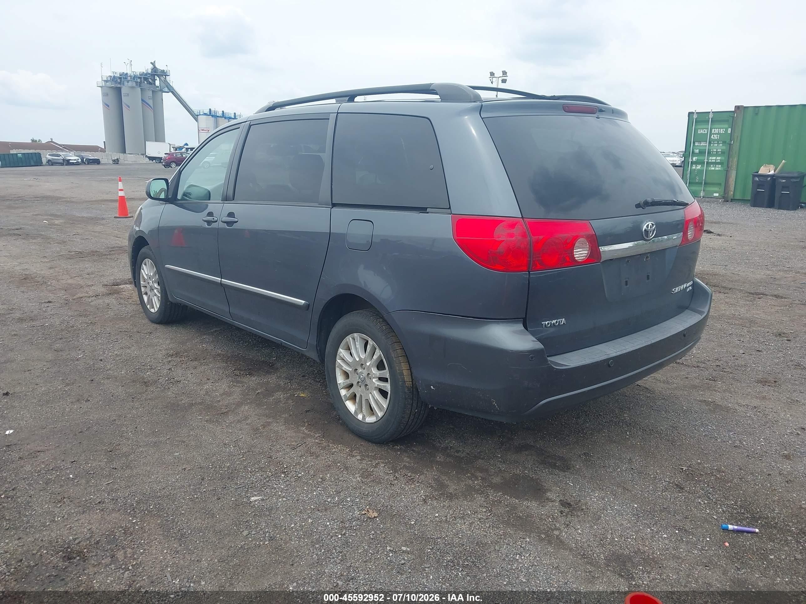 2010 Toyota Sienna Limited Серый vin: 5TDDK4CC1AS030373