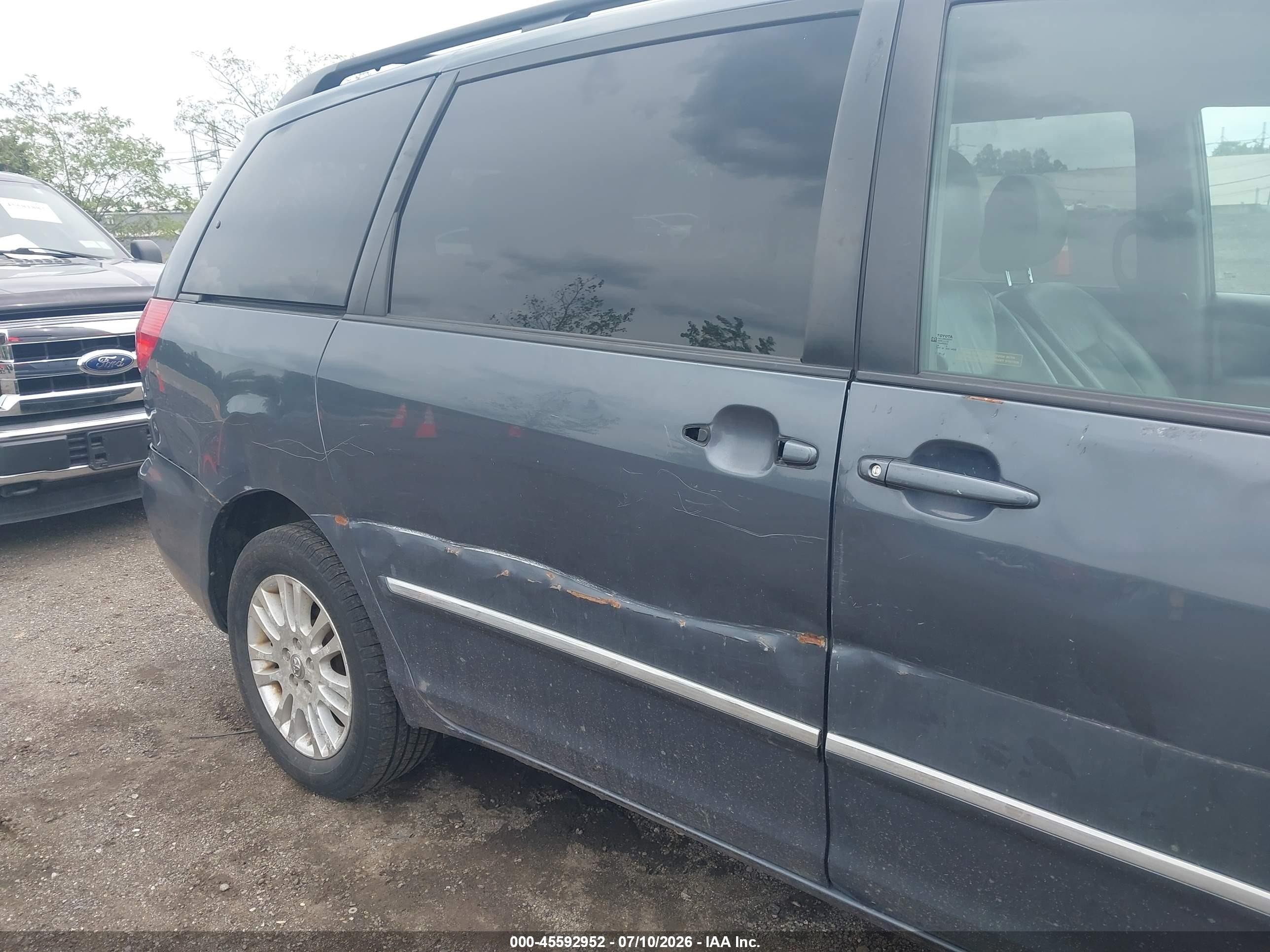2010 Toyota Sienna Limited Серый vin: 5TDDK4CC1AS030373