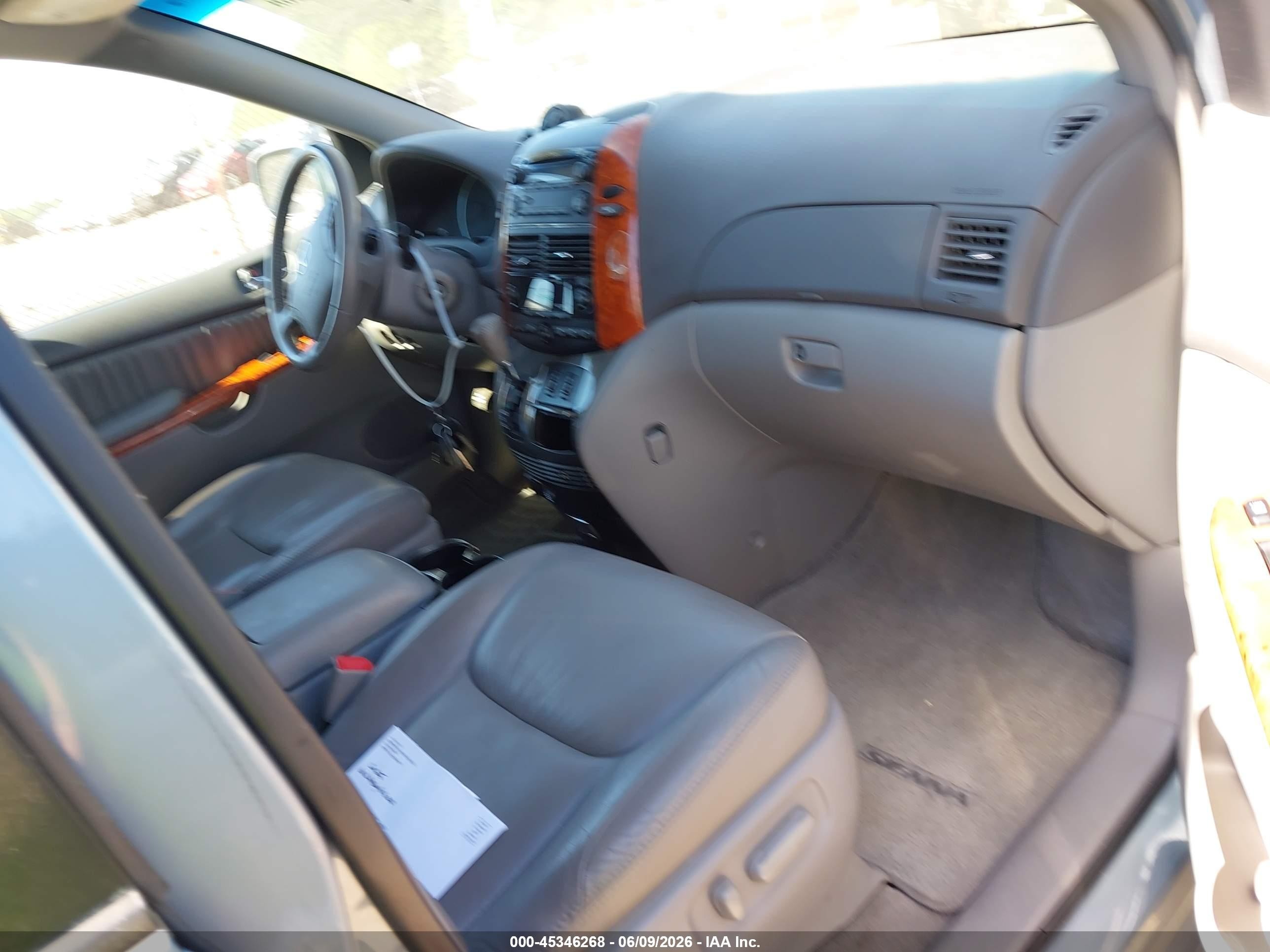 2010 Toyota Sienna Xle Green vin: 5TDDK4CC3AS032545