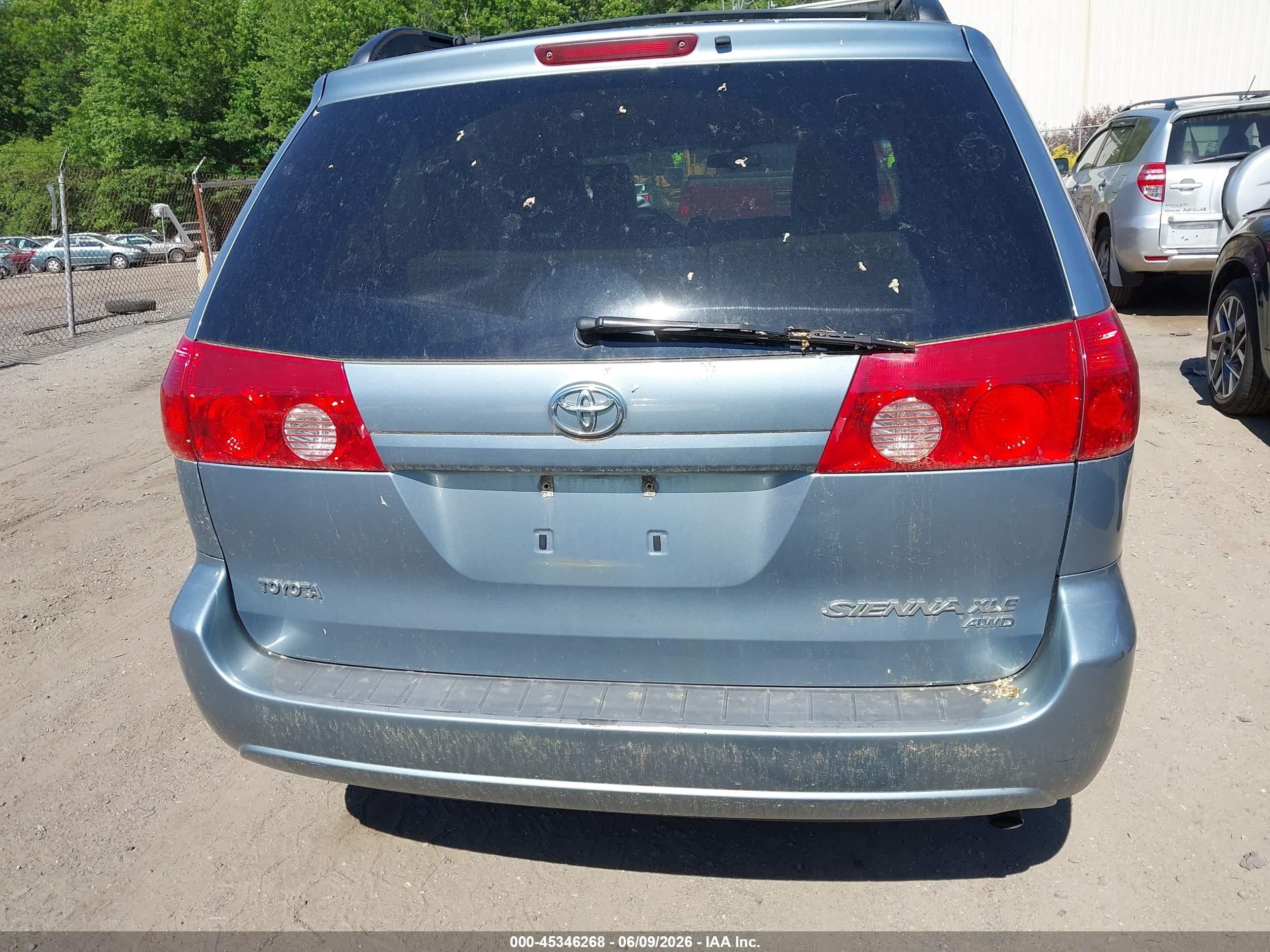 2010 Toyota Sienna Xle Green vin: 5TDDK4CC3AS032545