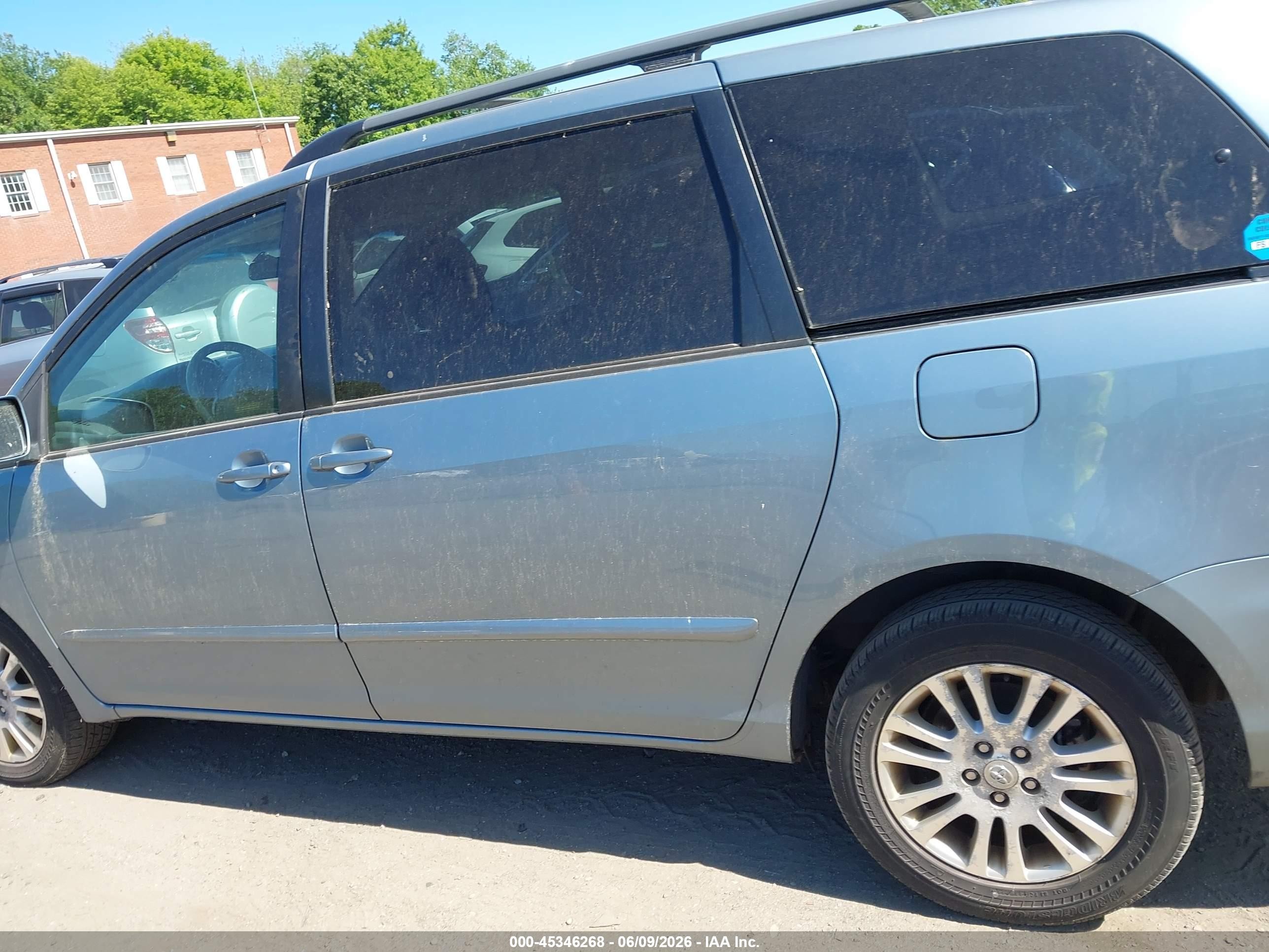 2010 Toyota Sienna Xle Green vin: 5TDDK4CC3AS032545