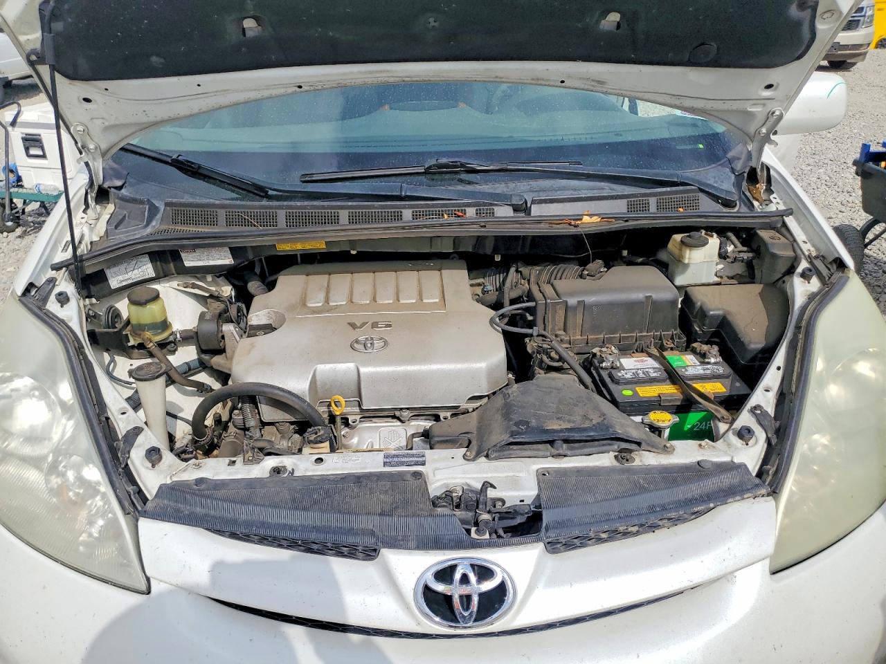 2010 Toyota Sienna Xle White vin: 5TDDK4CC4AS033705