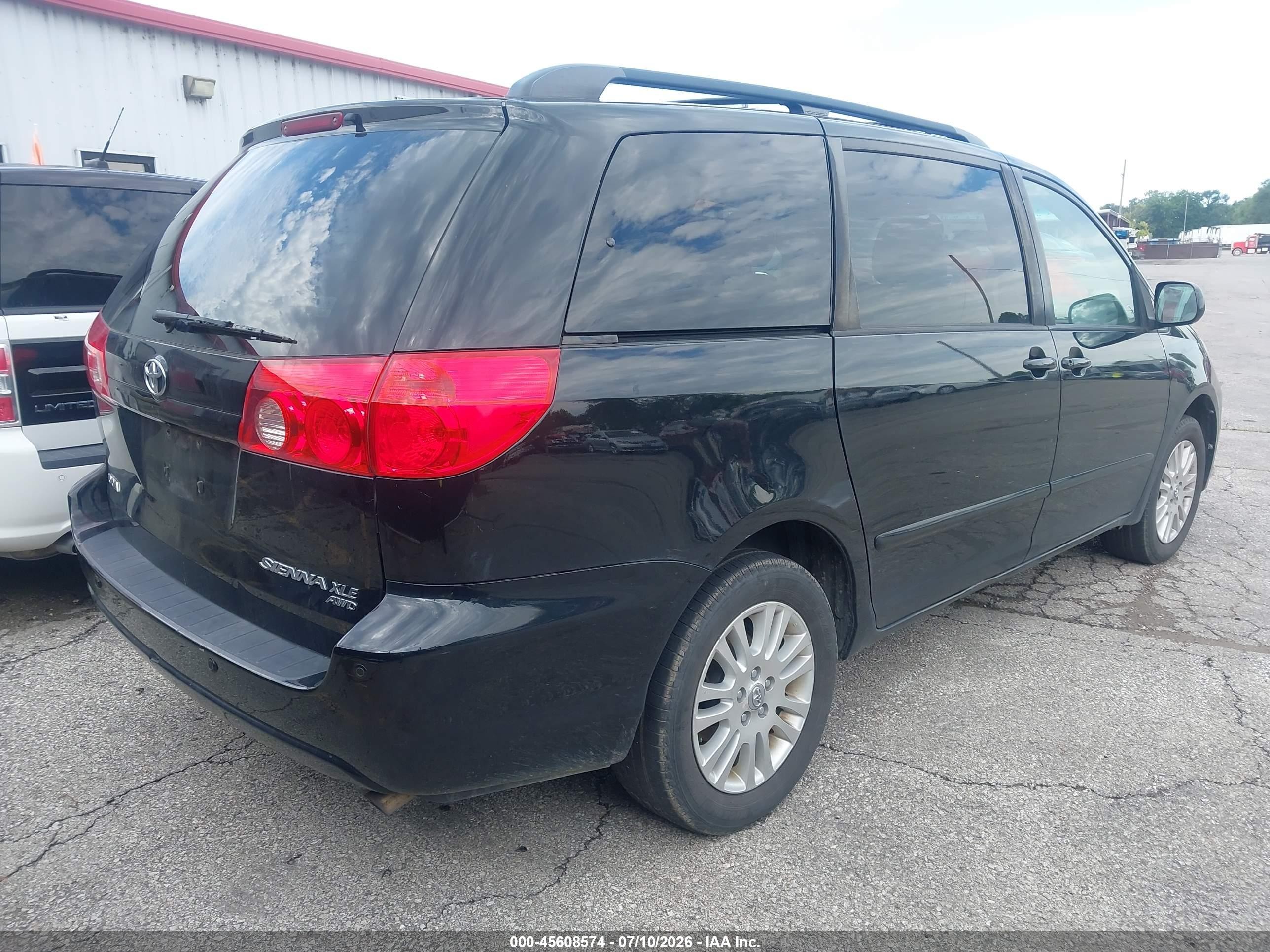 2010 Toyota Sienna Xle Черный vin: 5TDDK4CC8AS028605