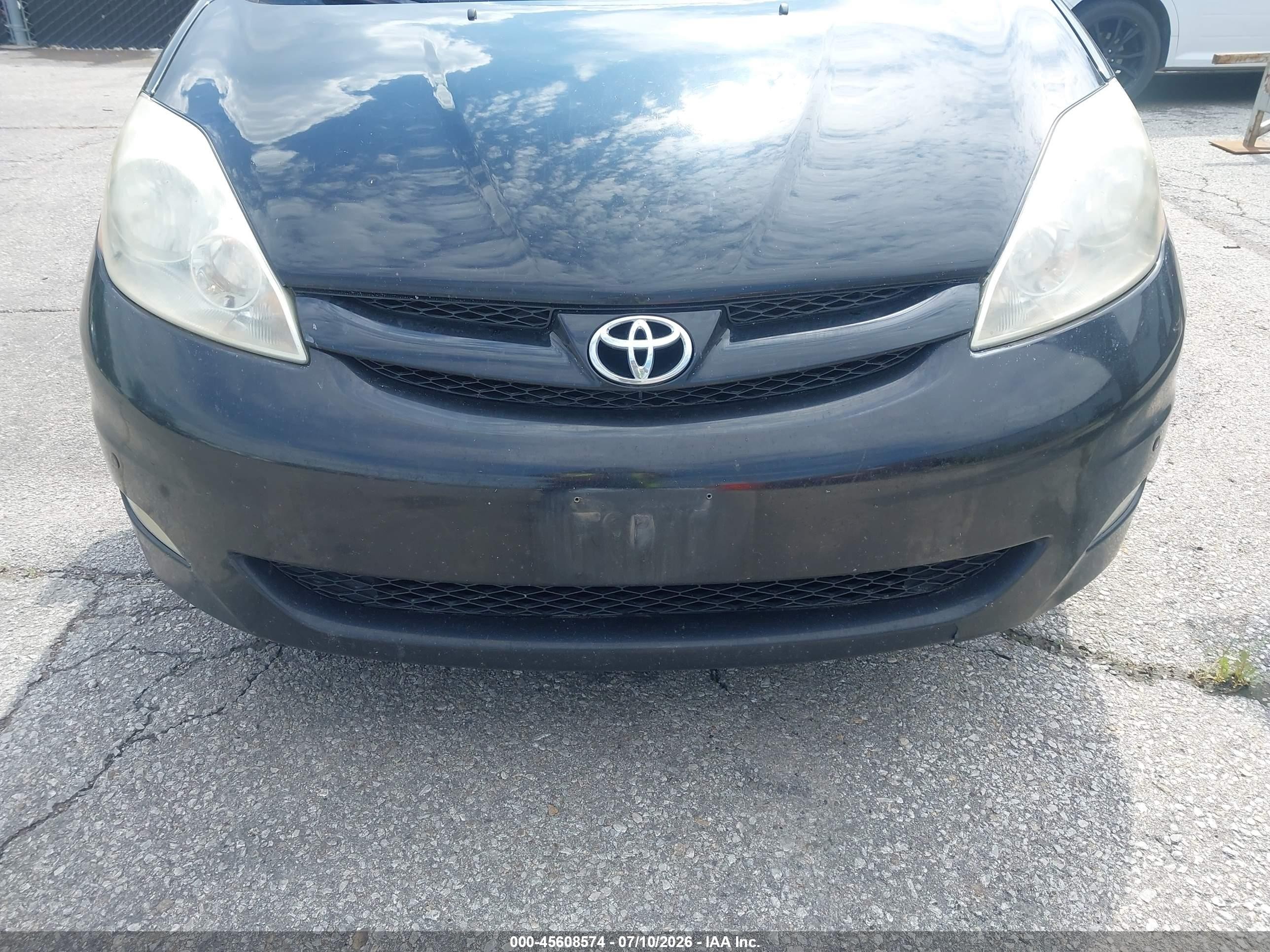 2010 Toyota Sienna Xle Черный vin: 5TDDK4CC8AS028605