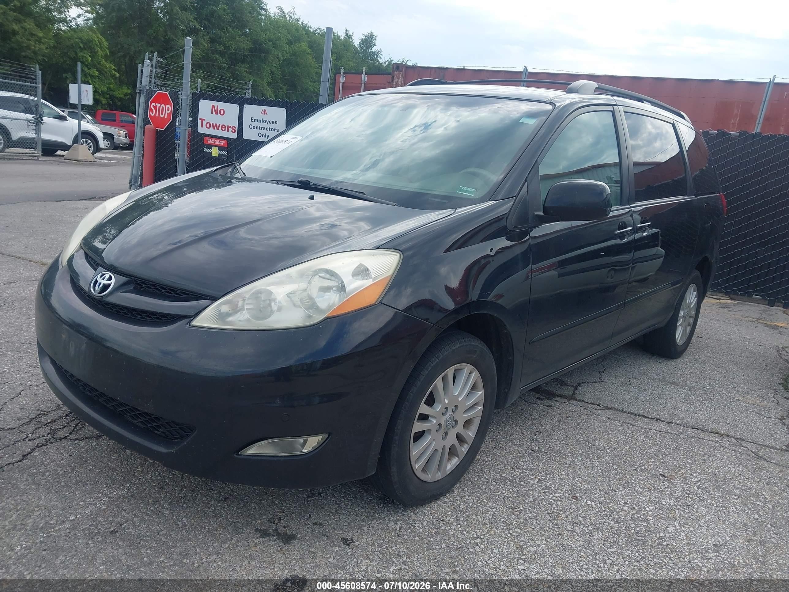2010 Toyota Sienna Xle Черный vin: 5TDDK4CC8AS028605