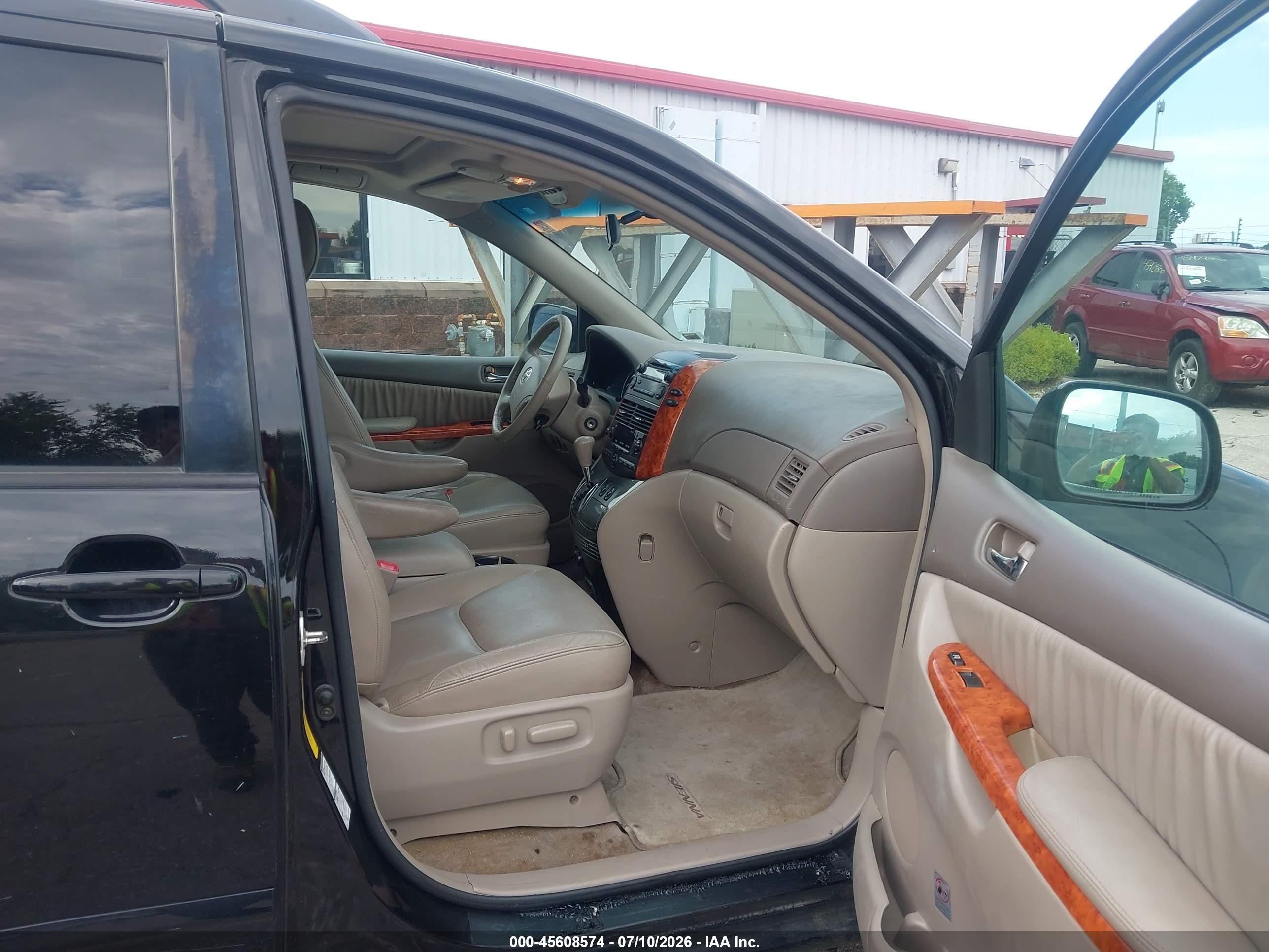 2010 Toyota Sienna Xle Черный vin: 5TDDK4CC8AS028605
