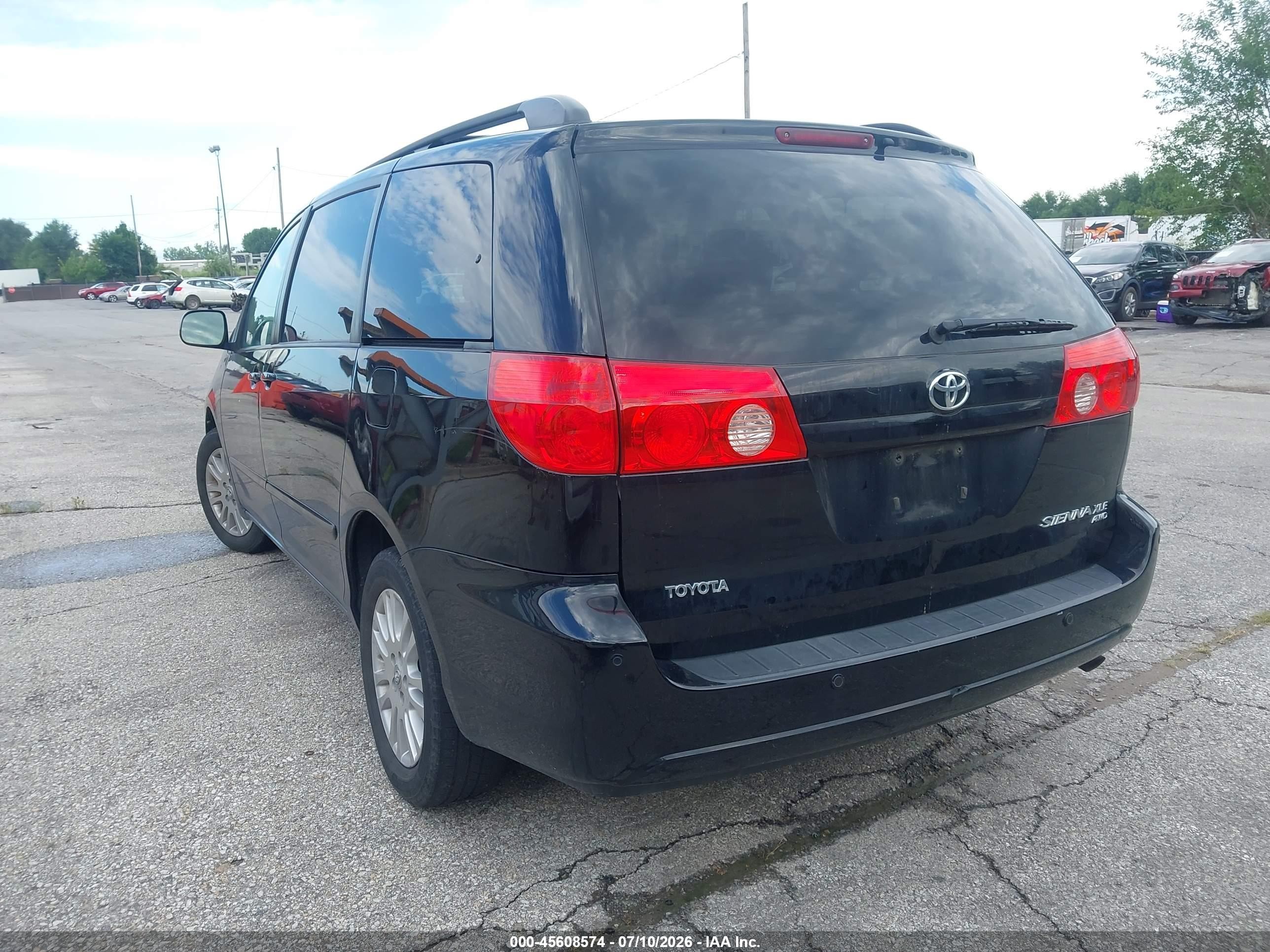 2010 Toyota Sienna Xle Черный vin: 5TDDK4CC8AS028605