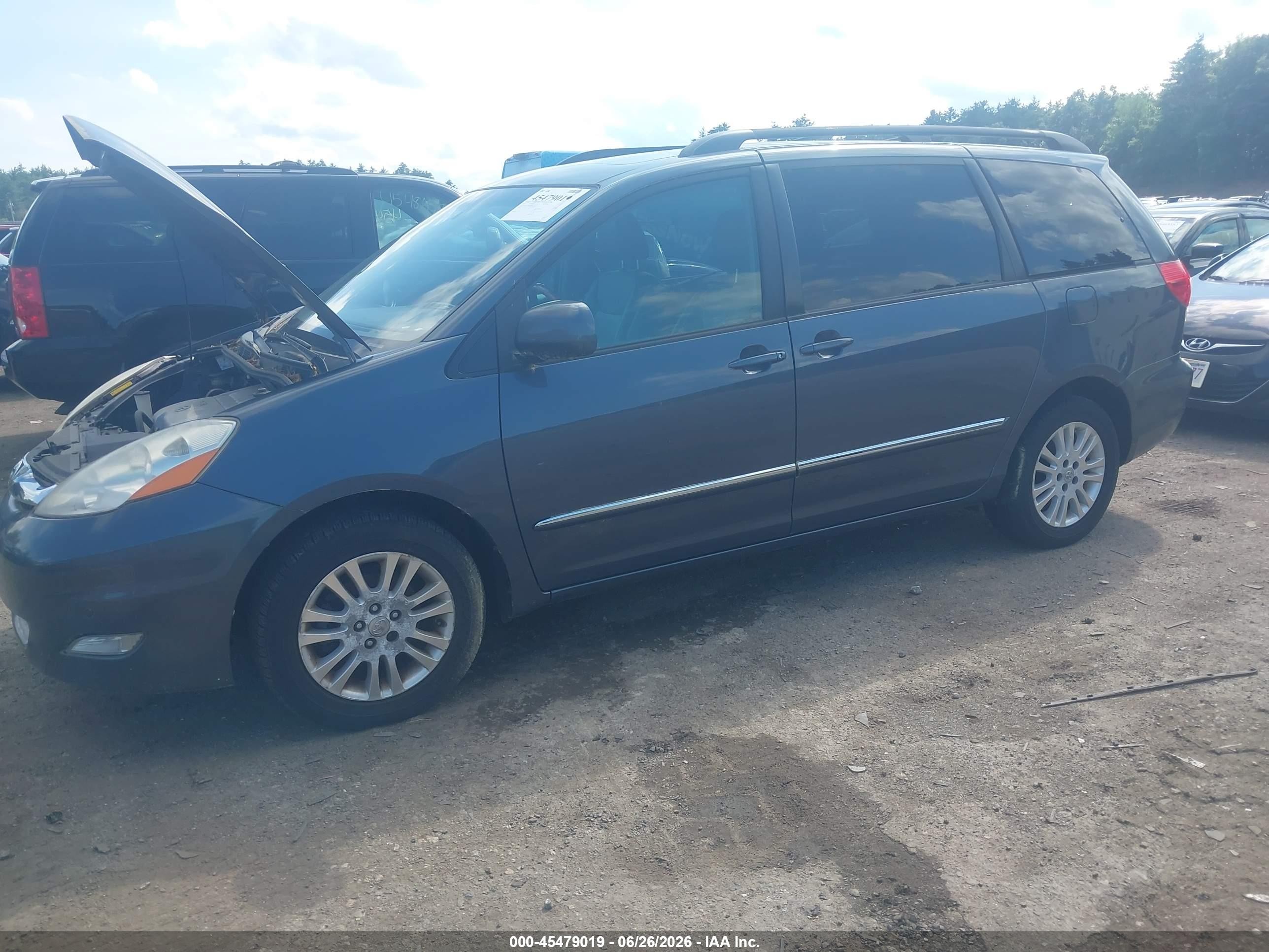 2010 Toyota Sienna Limited Gray vin: 5TDDK4CC8AS030466