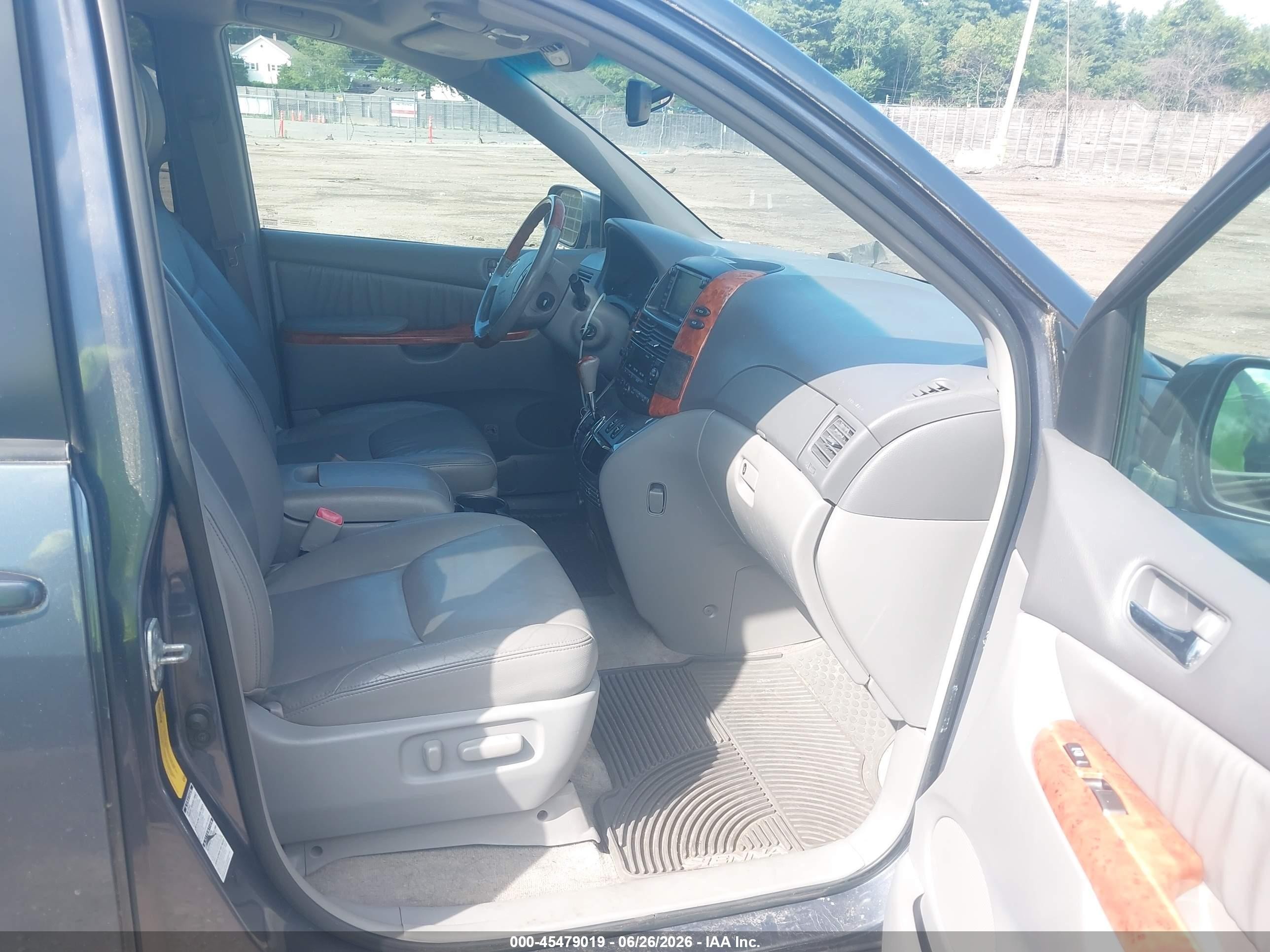 2010 Toyota Sienna Limited Gray vin: 5TDDK4CC8AS030466