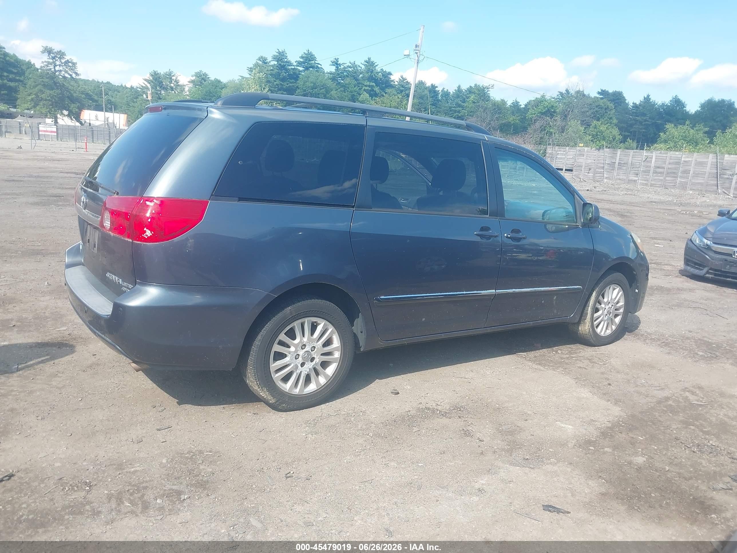 2010 Toyota Sienna Limited Gray vin: 5TDDK4CC8AS030466
