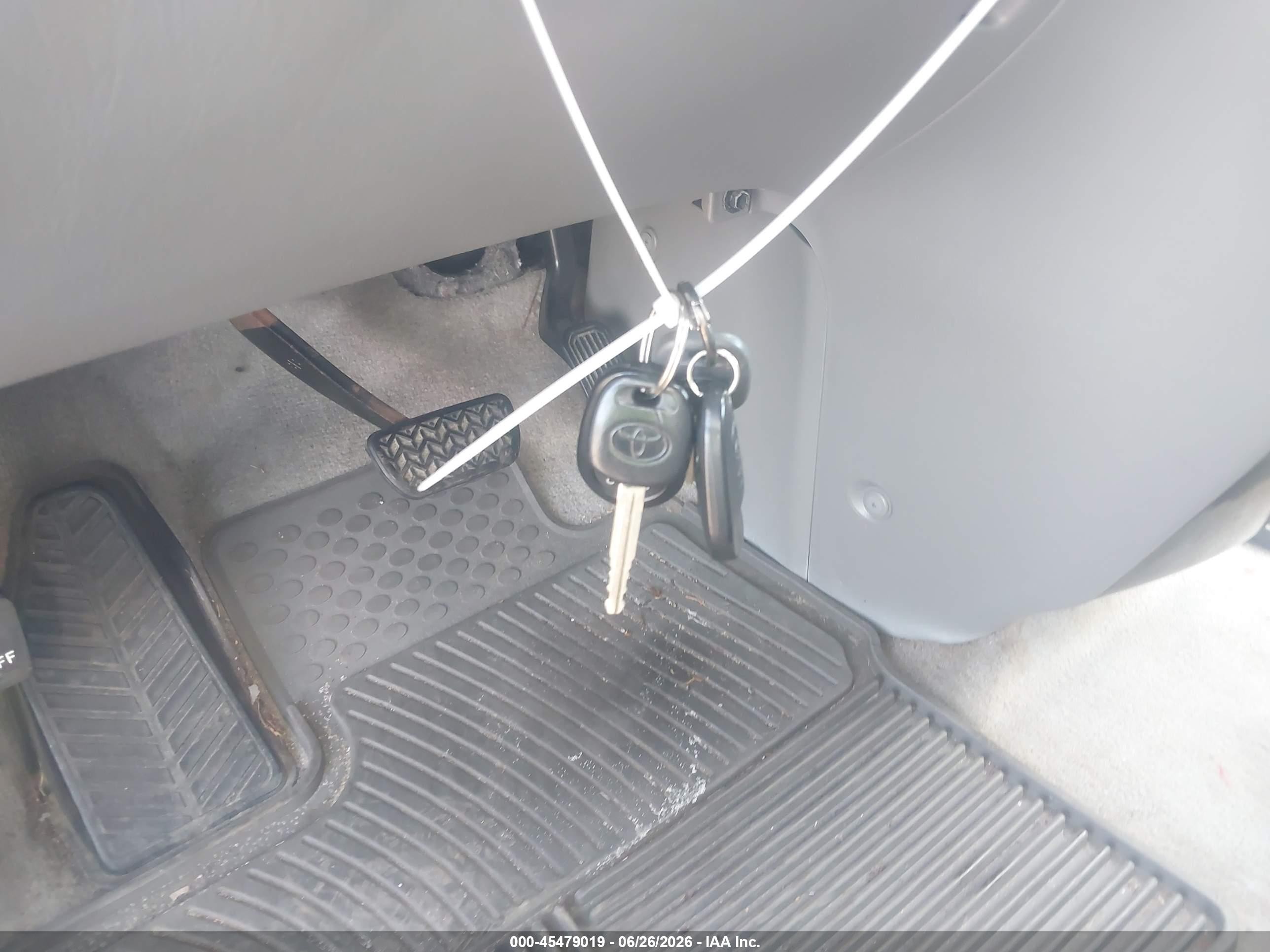 2010 Toyota Sienna Limited Gray vin: 5TDDK4CC8AS030466