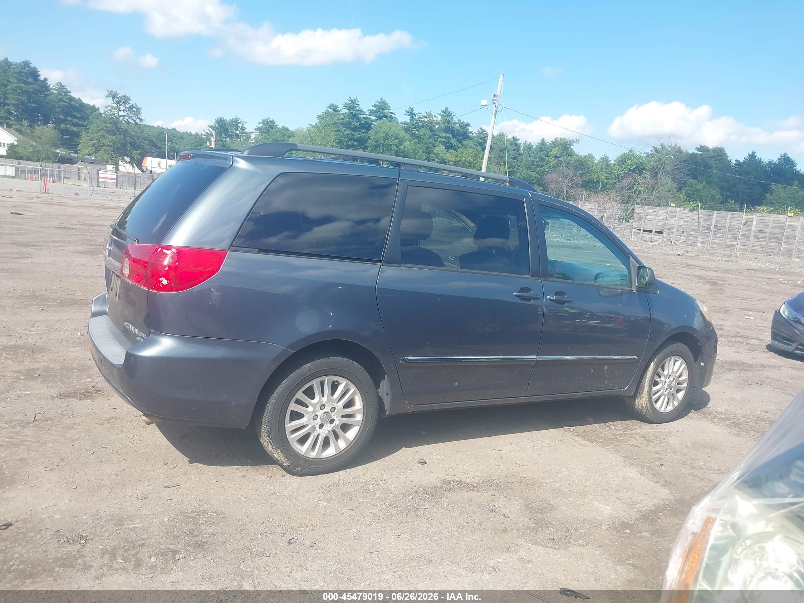 2010 Toyota Sienna Limited Gray vin: 5TDDK4CC8AS030466