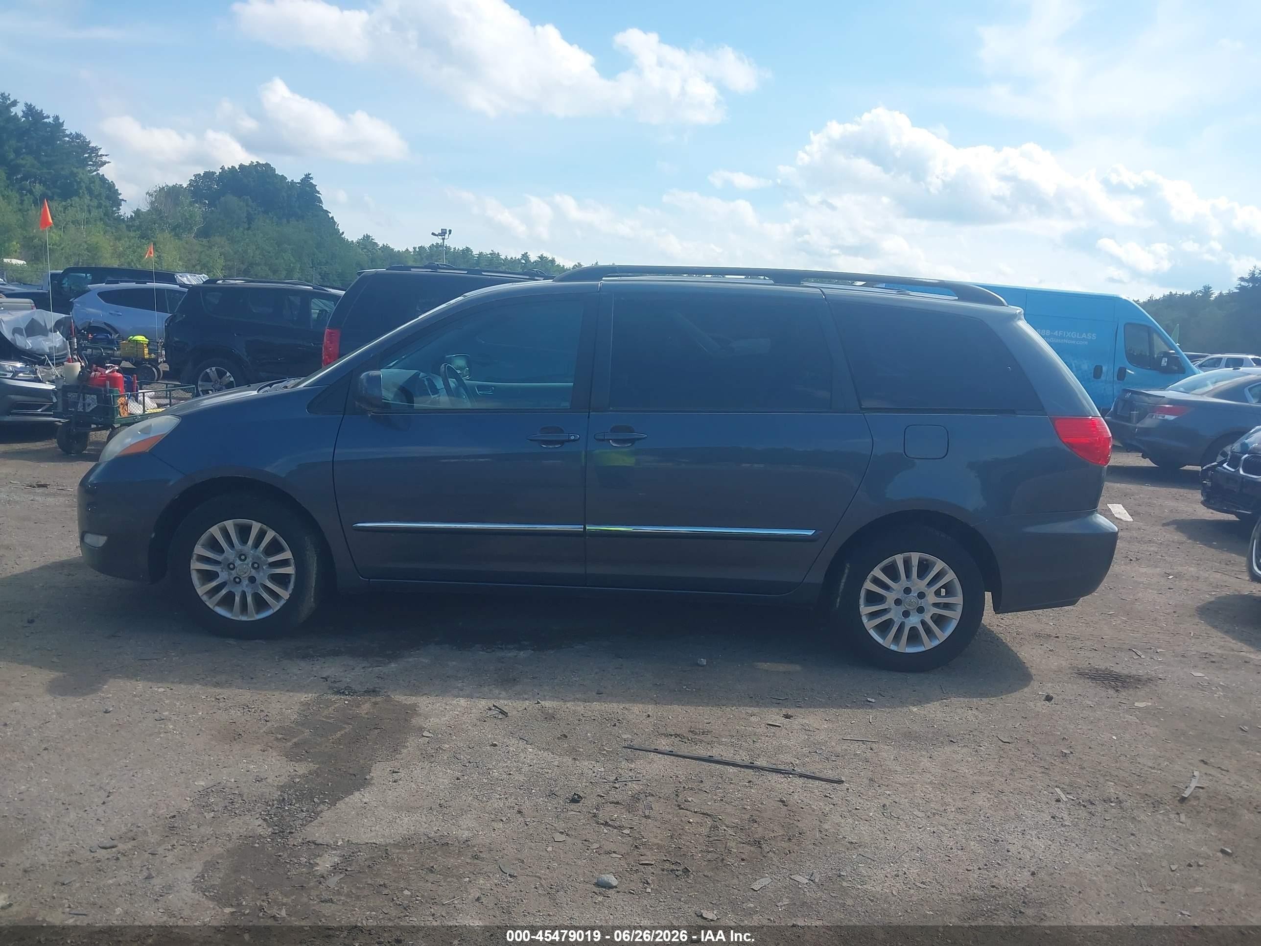 2010 Toyota Sienna Limited Gray vin: 5TDDK4CC8AS030466