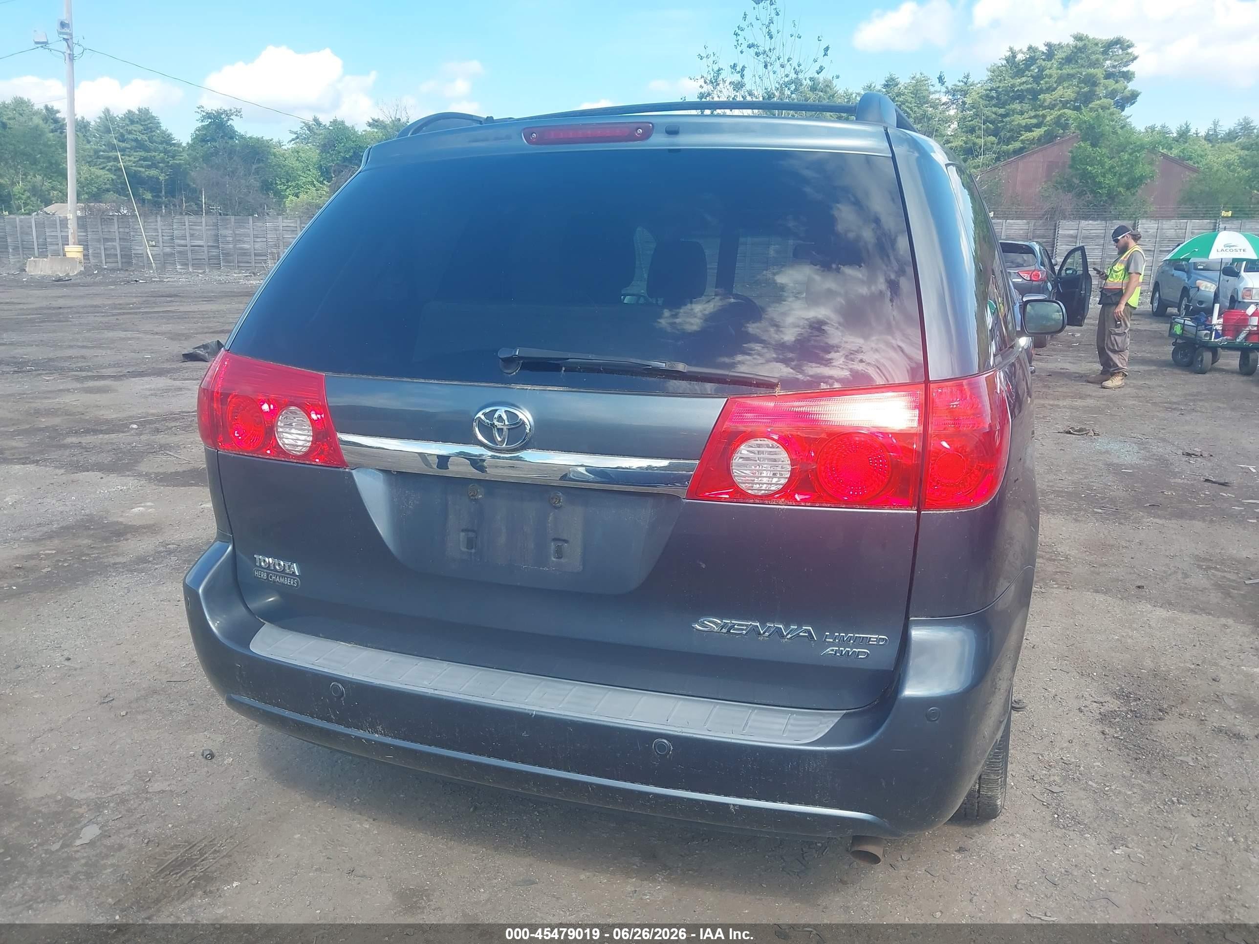 2010 Toyota Sienna Limited Gray vin: 5TDDK4CC8AS030466