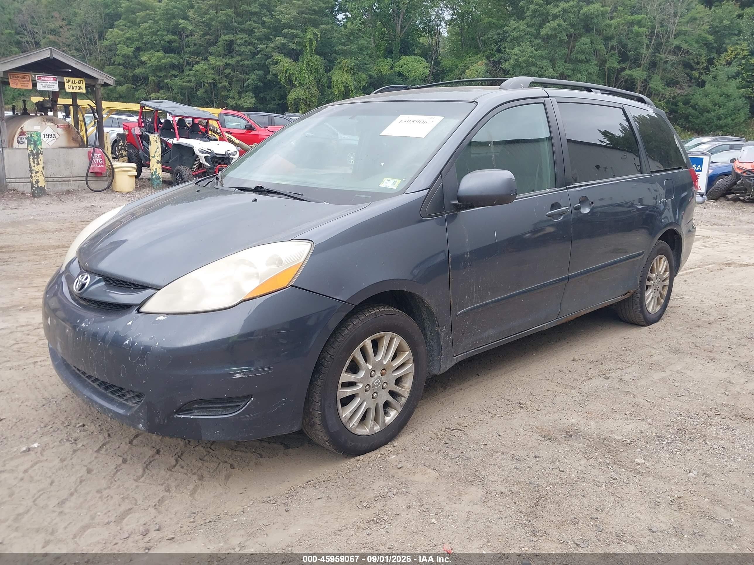 2010 Toyota Sienna Xle Blue vin: 5TDDK4CC9AS028998