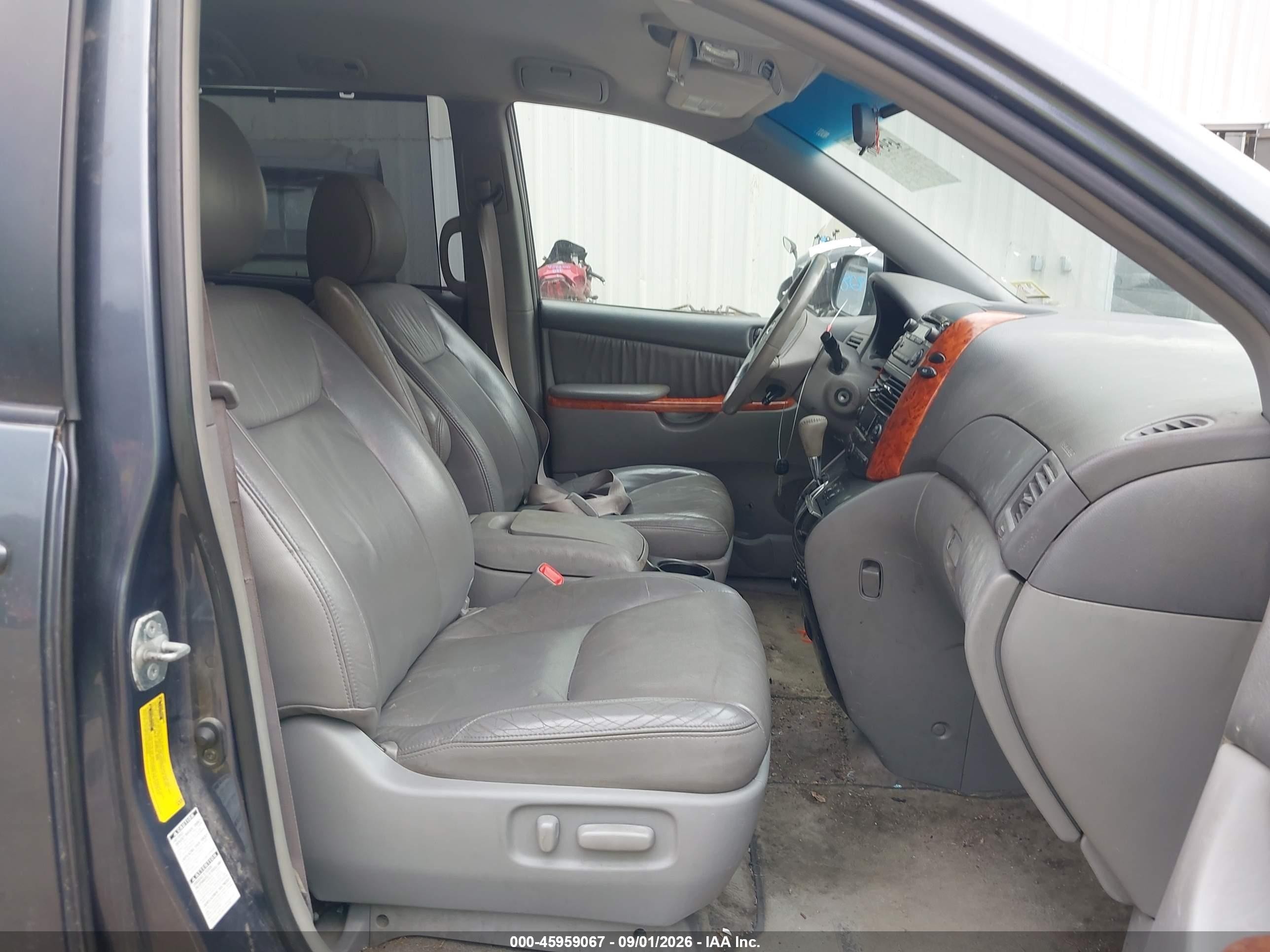 2010 Toyota Sienna Xle Blue vin: 5TDDK4CC9AS028998