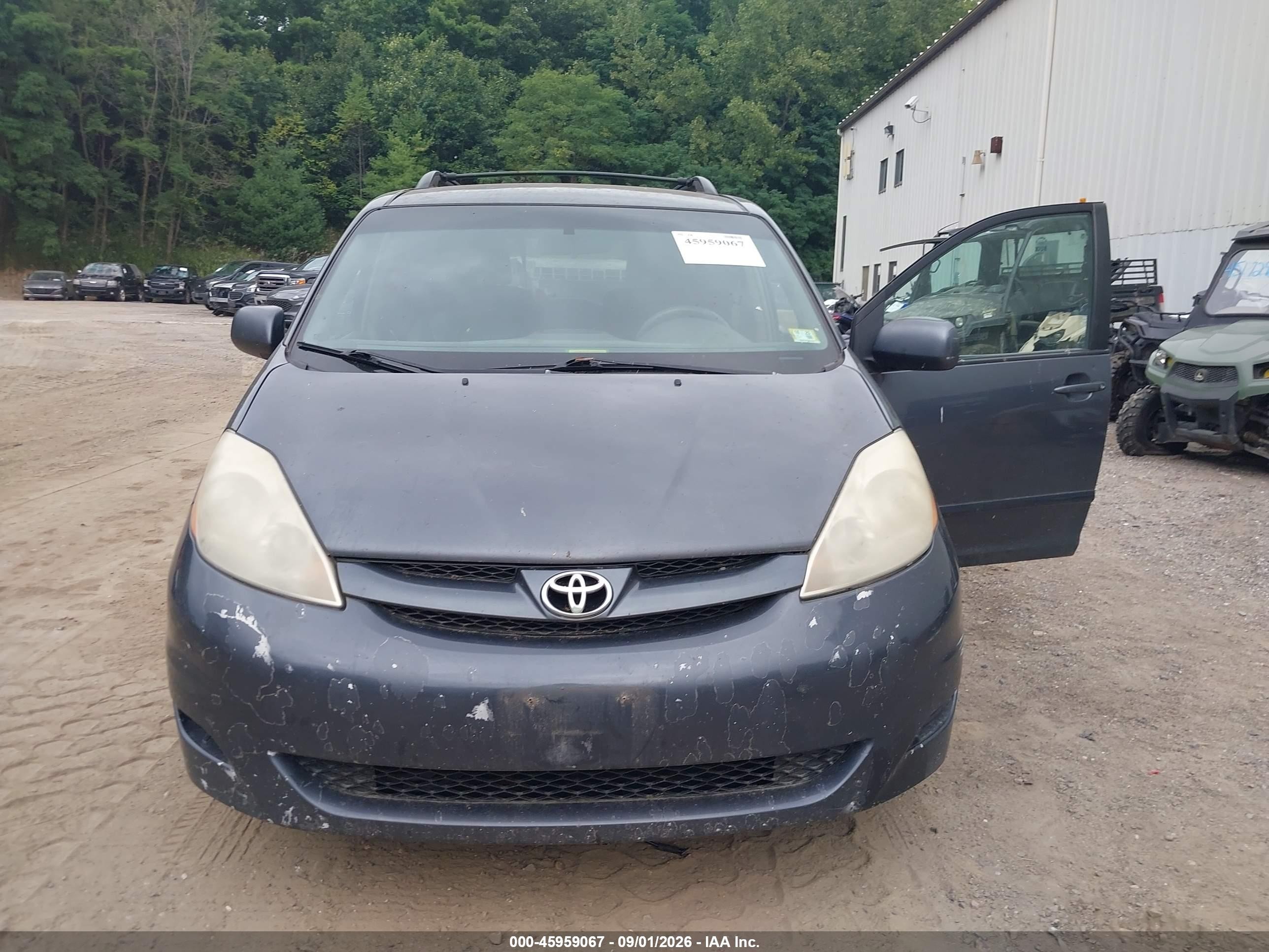 2010 Toyota Sienna Xle Blue vin: 5TDDK4CC9AS028998
