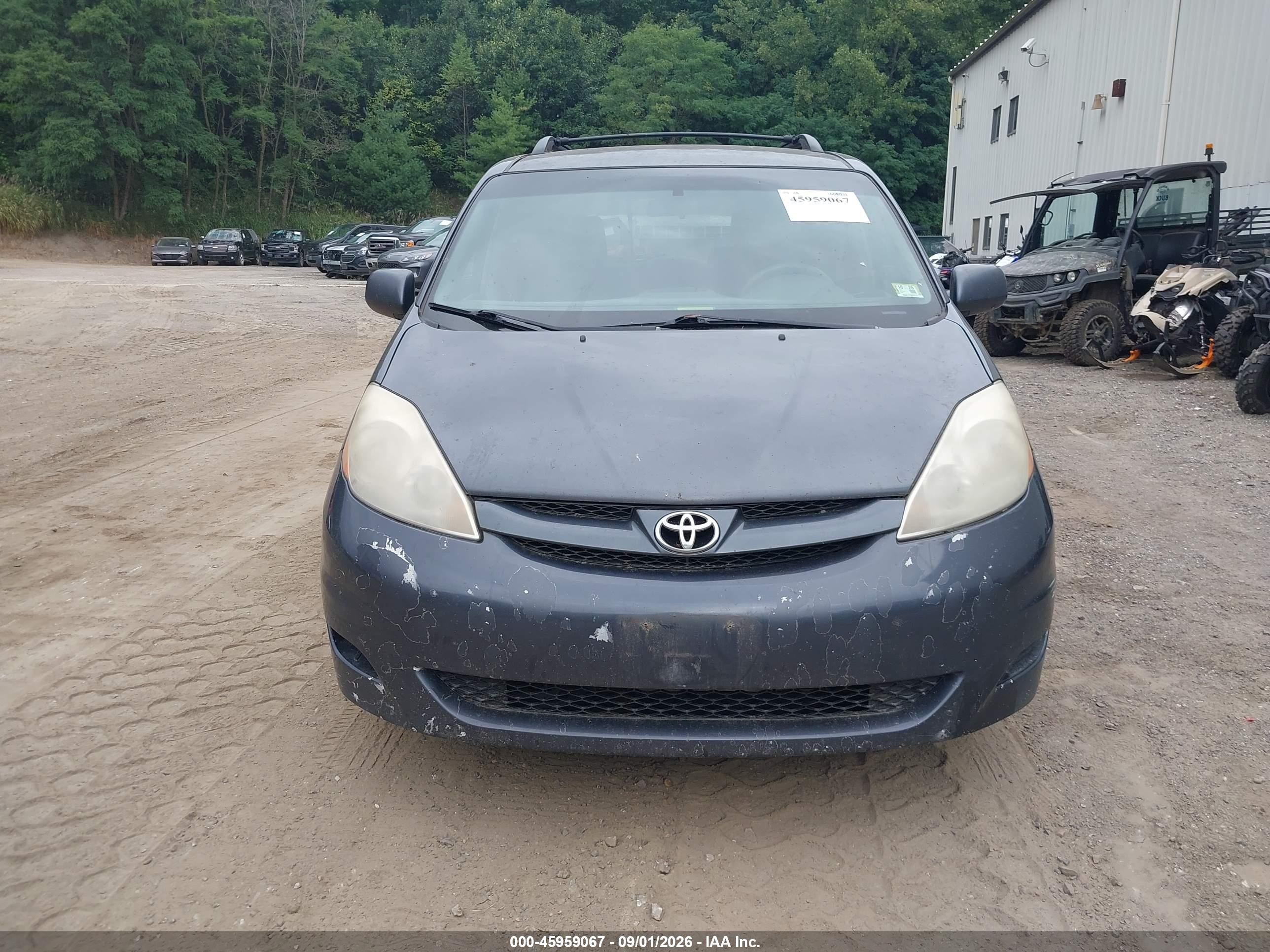 2010 Toyota Sienna Xle Blue vin: 5TDDK4CC9AS028998