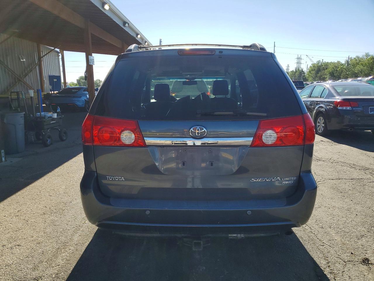 2010 Toyota Sienna Xle Limited Gray vin: 5TDDK4CC9AS033330