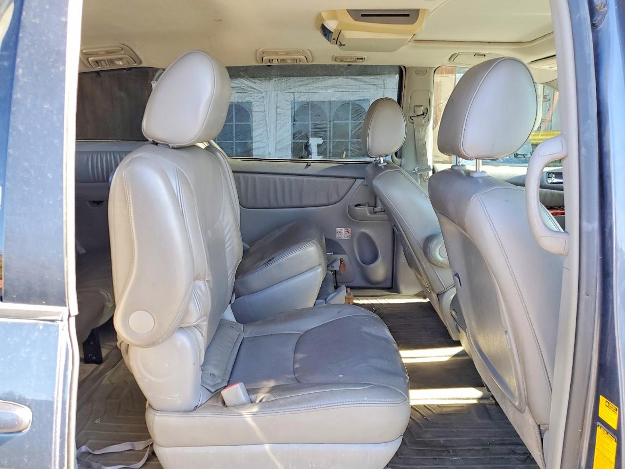 2010 Toyota Sienna Xle Limited Gray vin: 5TDDK4CC9AS033330