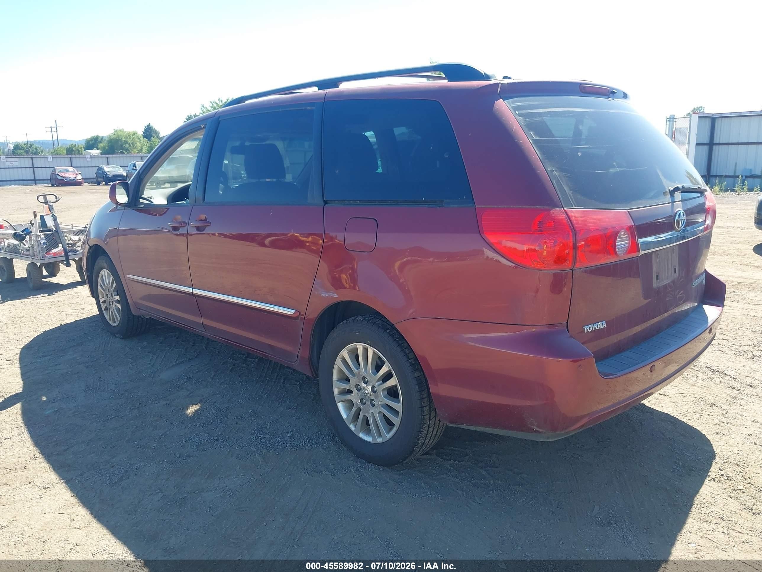 2010 Toyota Sienna Limited Red vin: 5TDDK4CCXAS030369