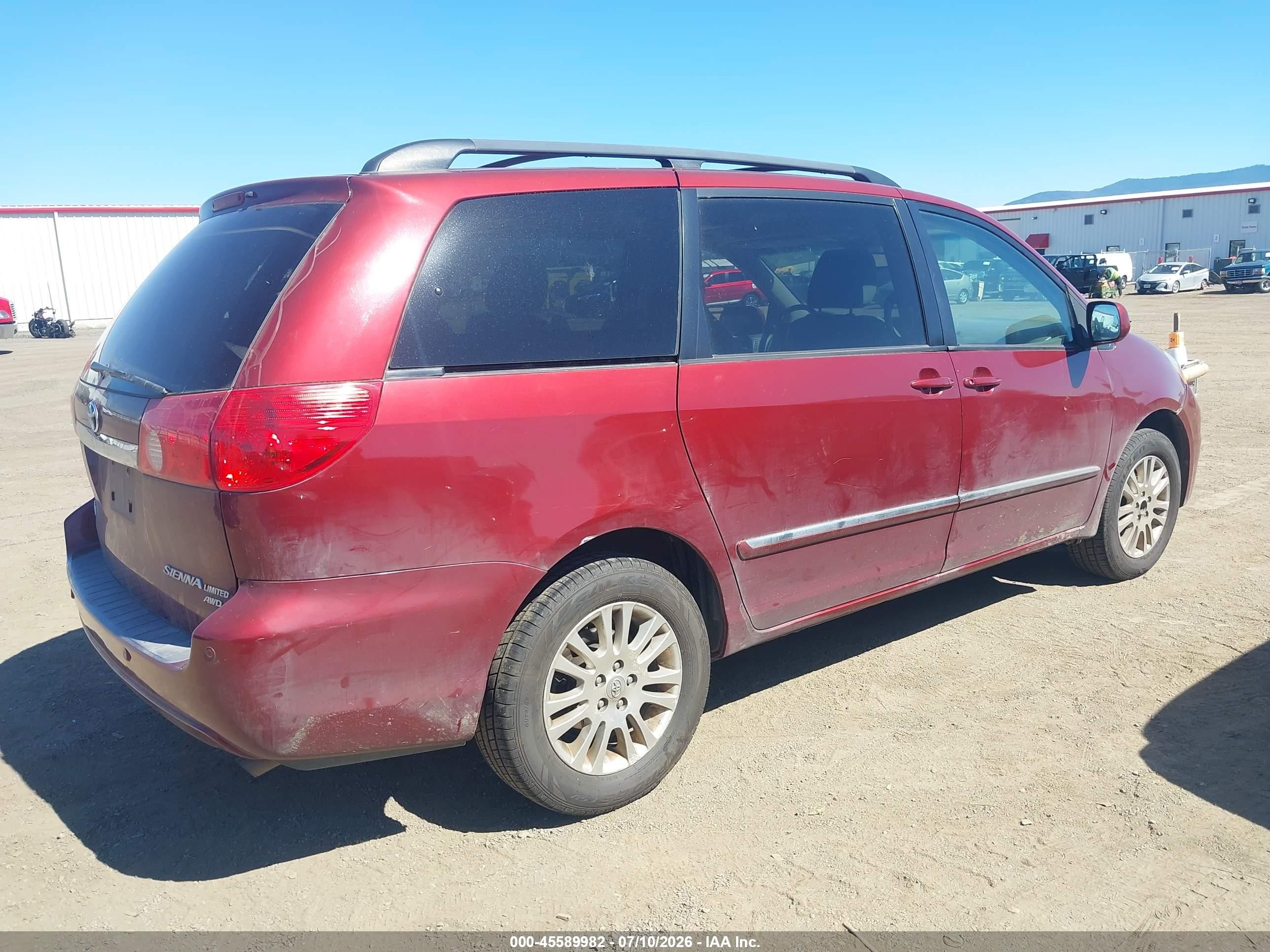 2010 Toyota Sienna Limited Red vin: 5TDDK4CCXAS030369