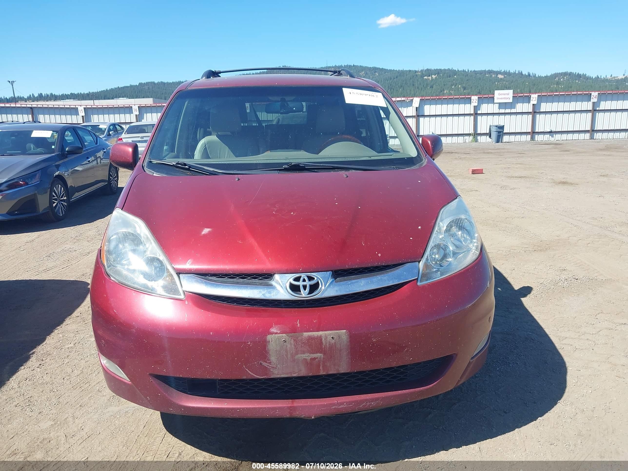 2010 Toyota Sienna Limited Red vin: 5TDDK4CCXAS030369