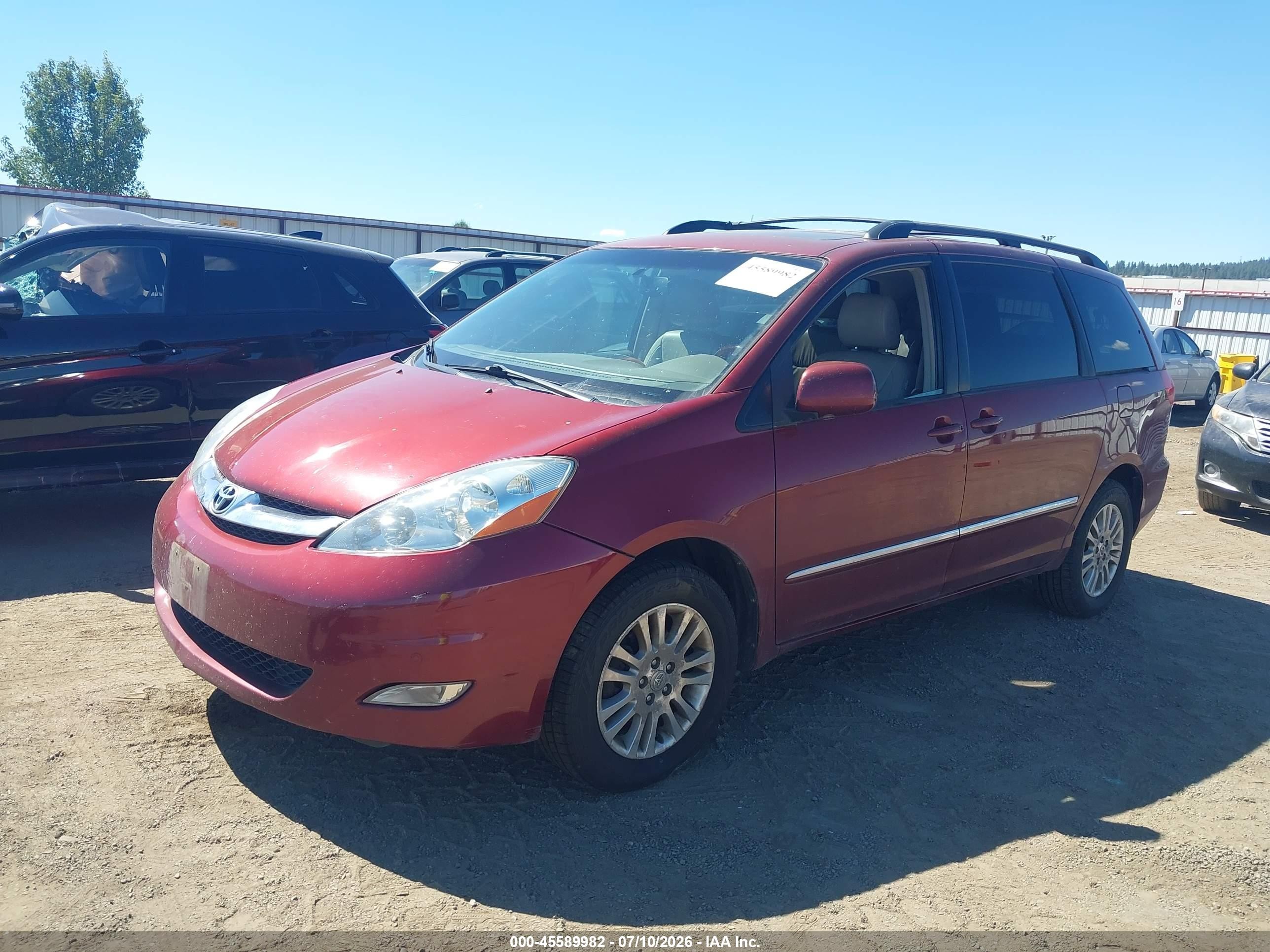 2010 Toyota Sienna Limited Red vin: 5TDDK4CCXAS030369