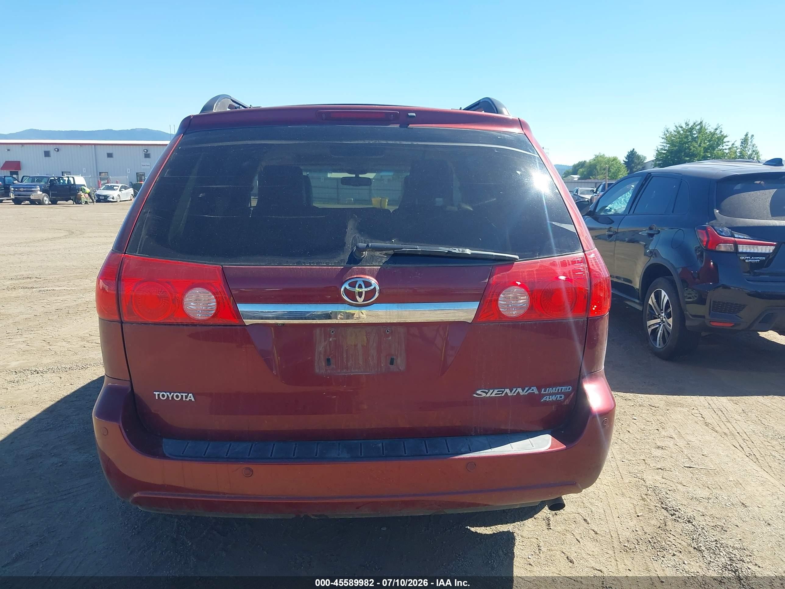2010 Toyota Sienna Limited Red vin: 5TDDK4CCXAS030369