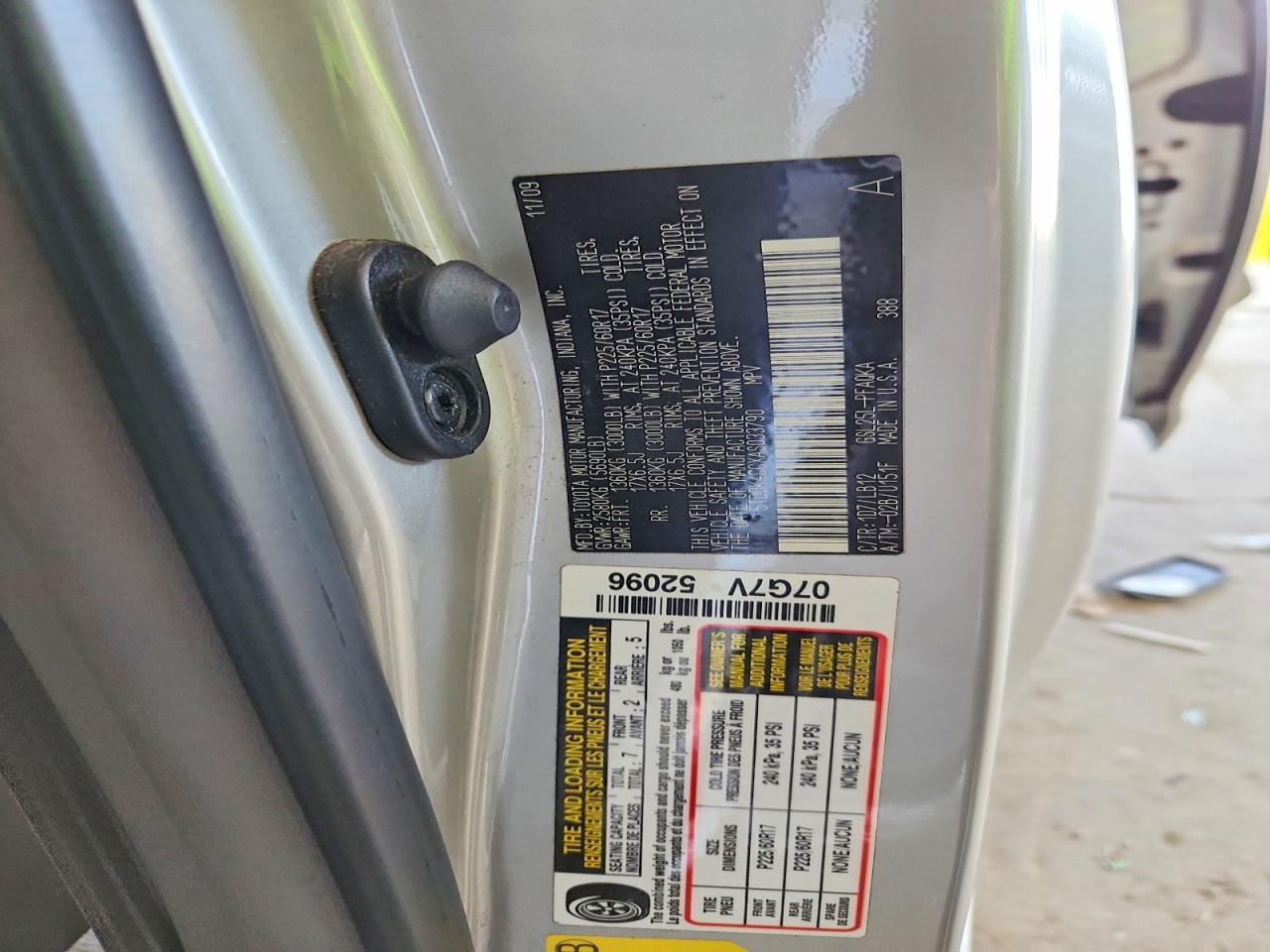 2010 Toyota Sienna Xle Silver vin: 5TDDK4CCXAS033790