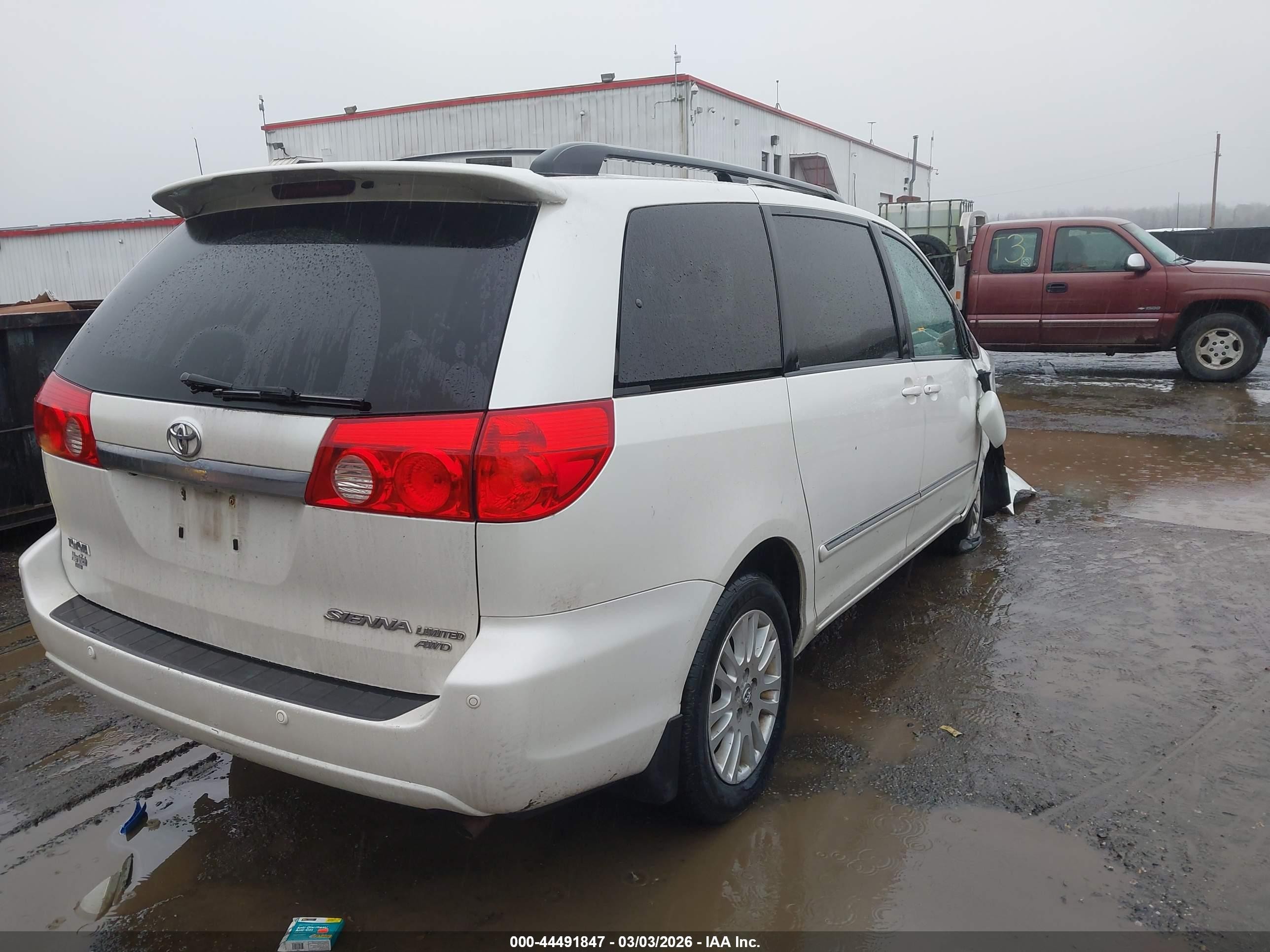 2010 Toyota Sienna Limited White vin: 5TDDK4CCXAS033949