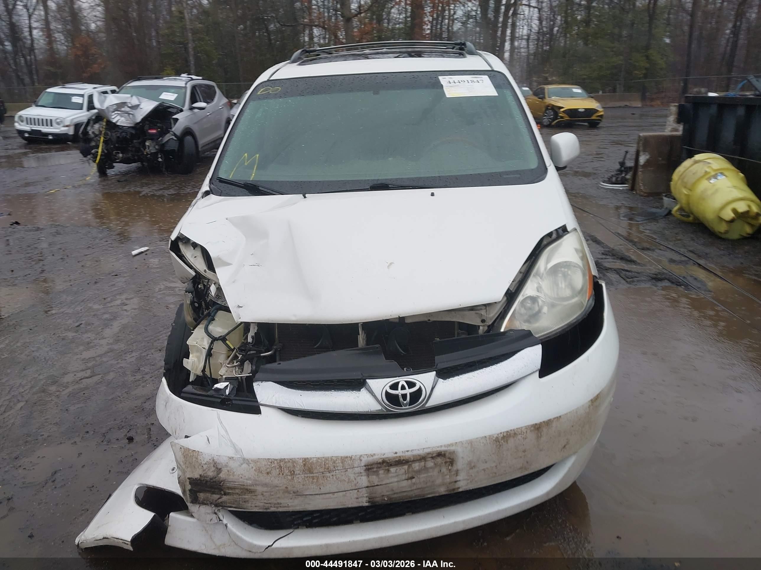 2010 Toyota Sienna Limited White vin: 5TDDK4CCXAS033949