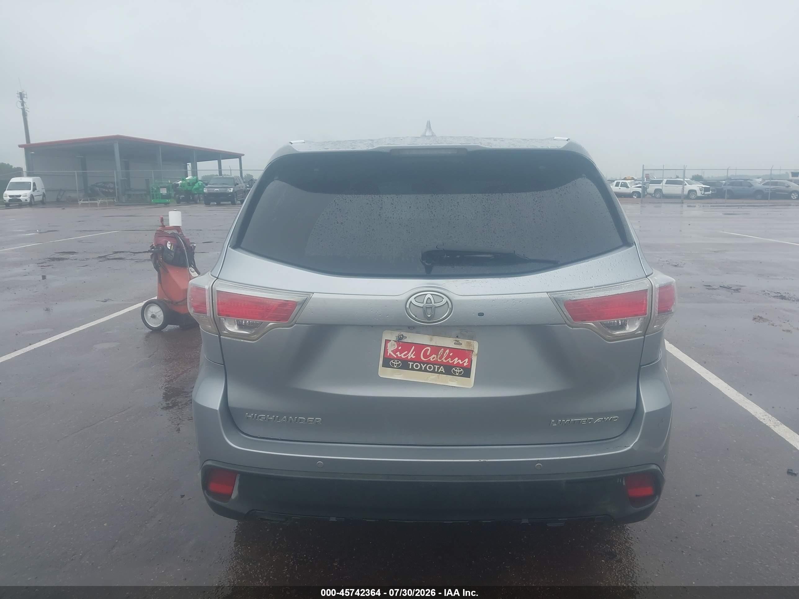 2014 Toyota Highlander Limited V6 Серебряный vin: 5TDDKRFH0ES046932