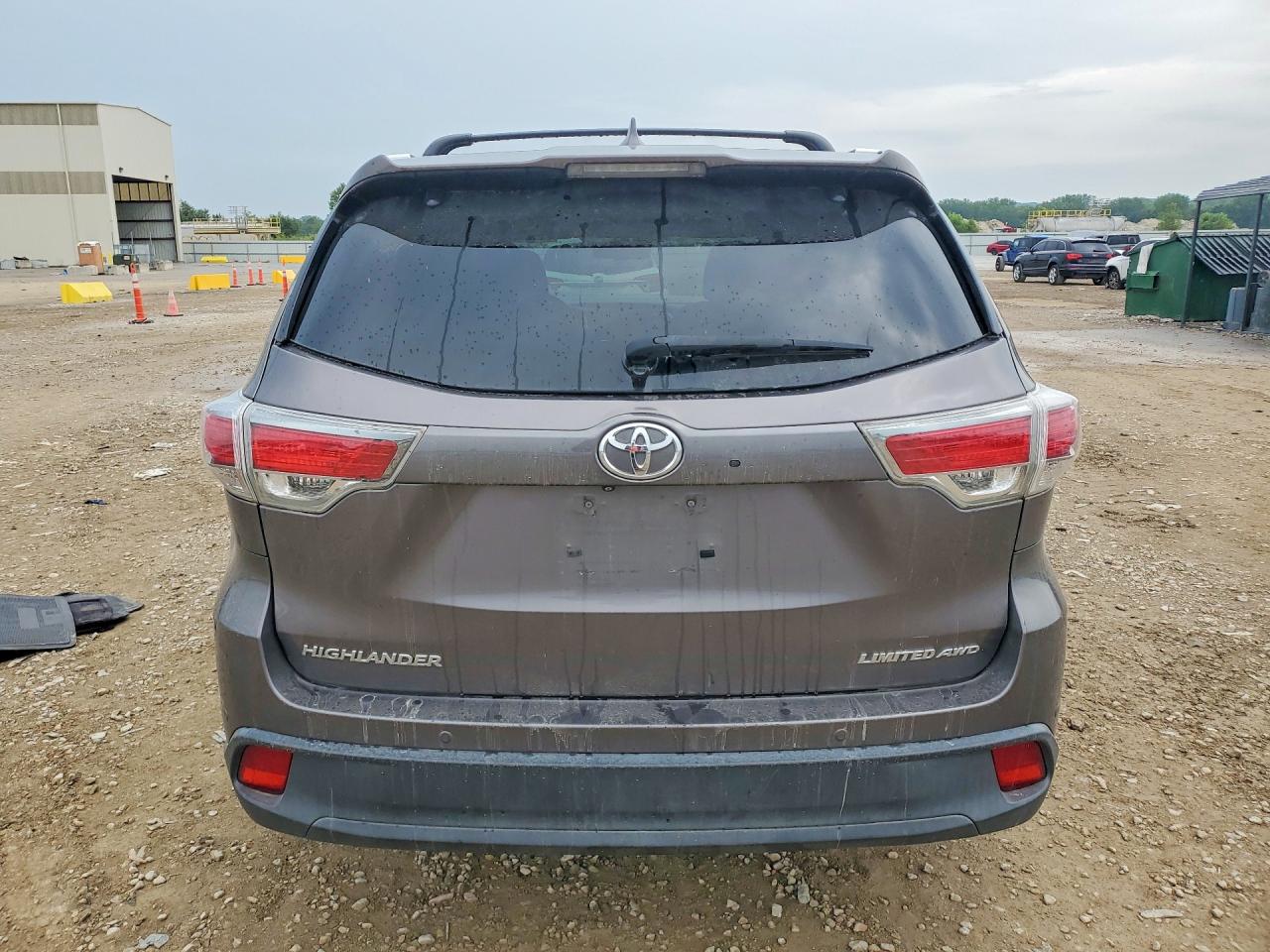 2015 Toyota Highlander Limited Platinum Gray vin: 5TDDKRFH0FS102482
