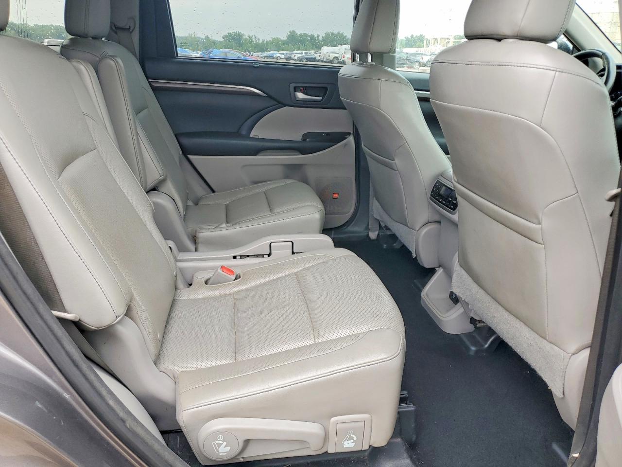 2015 Toyota Highlander Limited Platinum Gray vin: 5TDDKRFH0FS102482