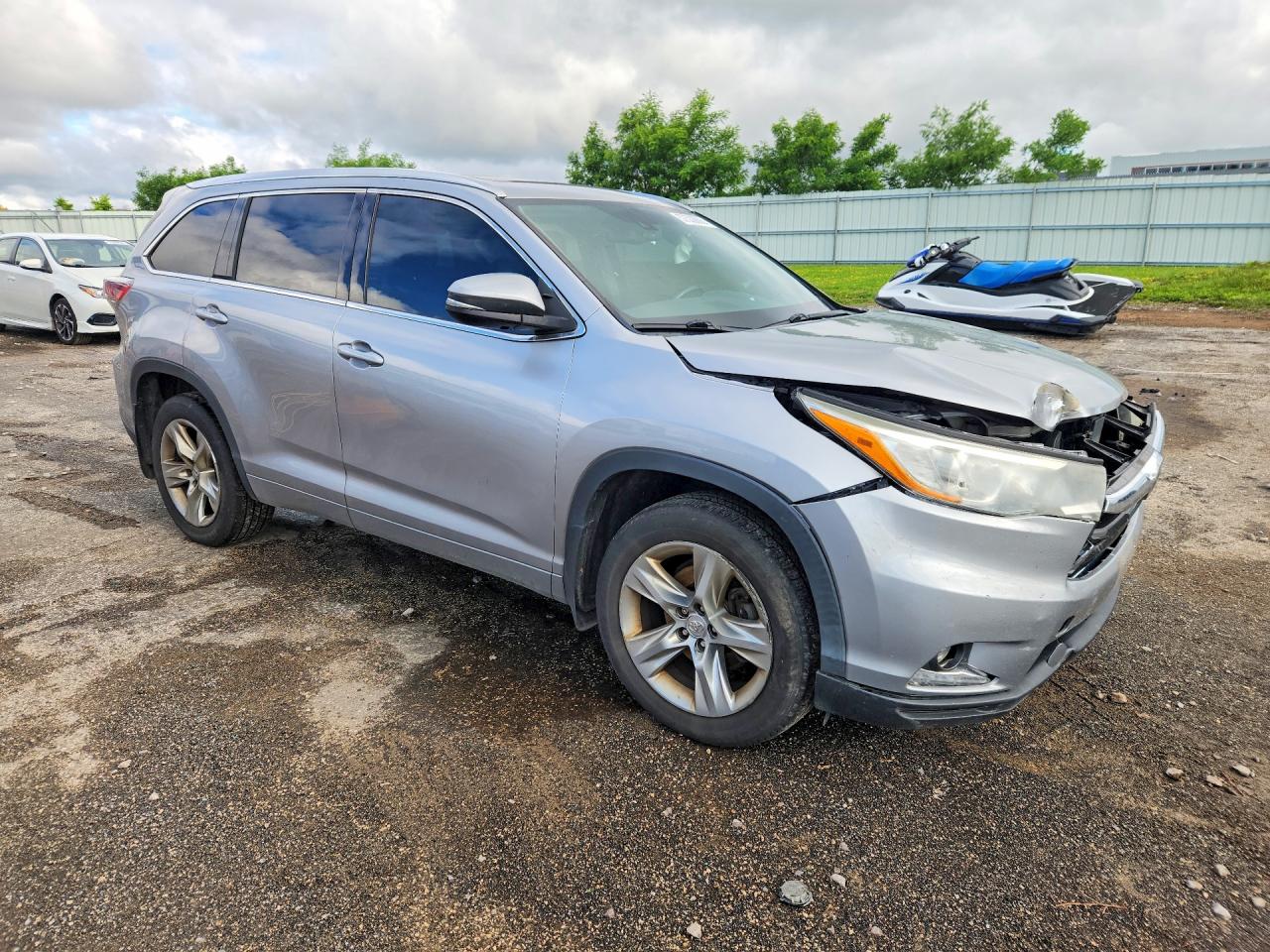 2015 Toyota Highlander Limited Platinum Silver vin: 5TDDKRFH0FS118830