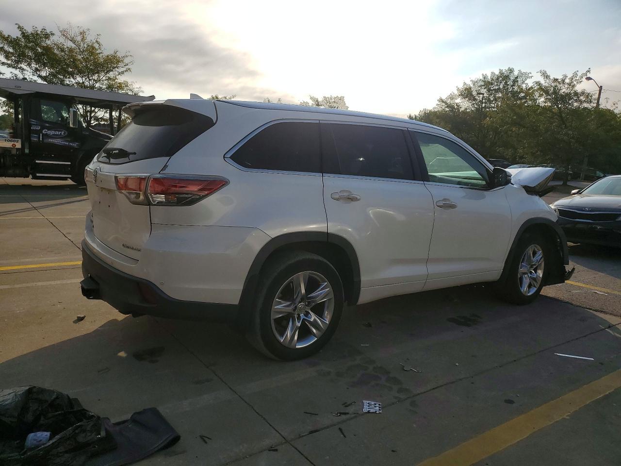 2015 Toyota Highlander Limited White vin: 5TDDKRFH0FS126832