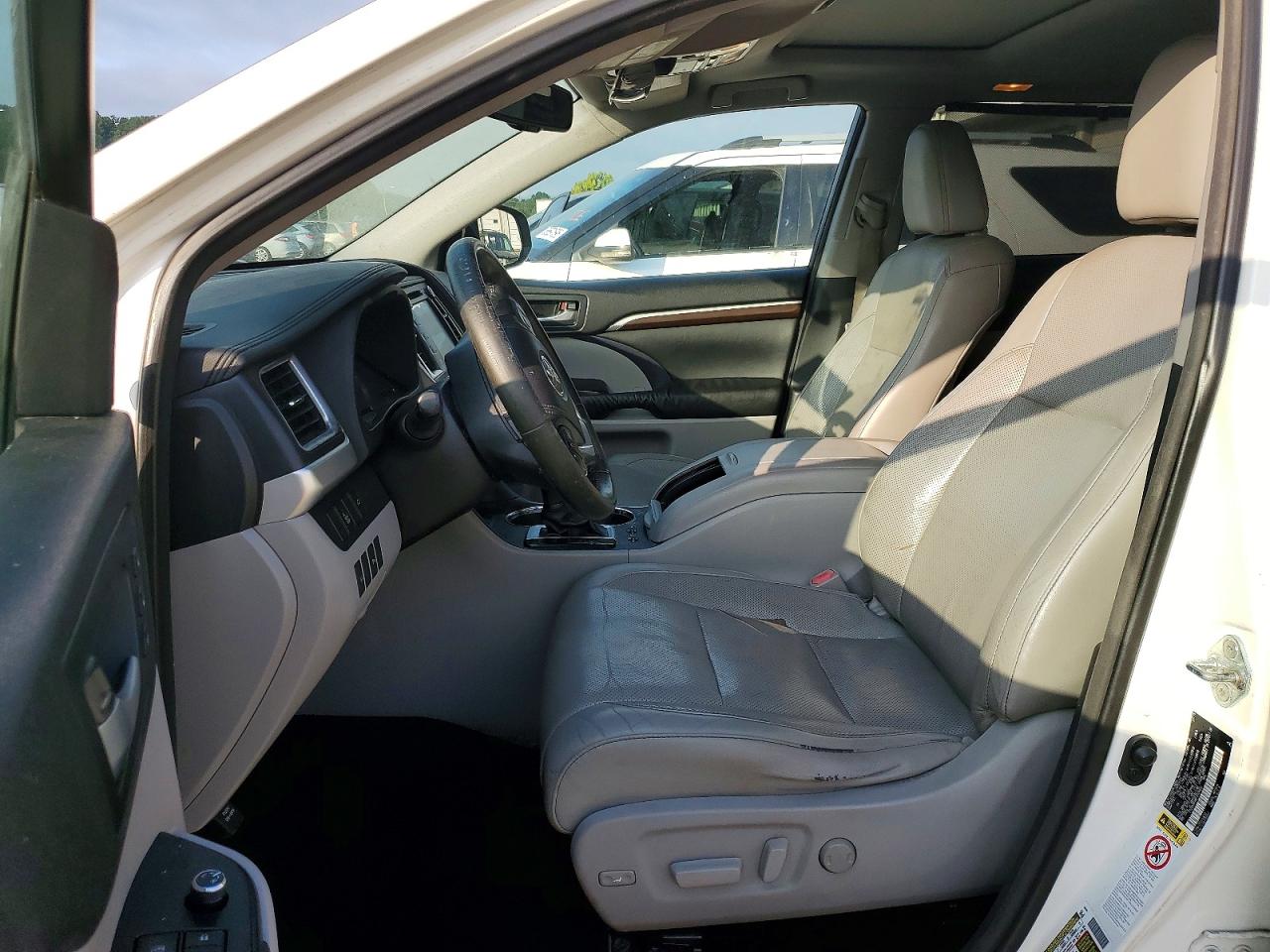 2015 Toyota Highlander Limited White vin: 5TDDKRFH0FS126832