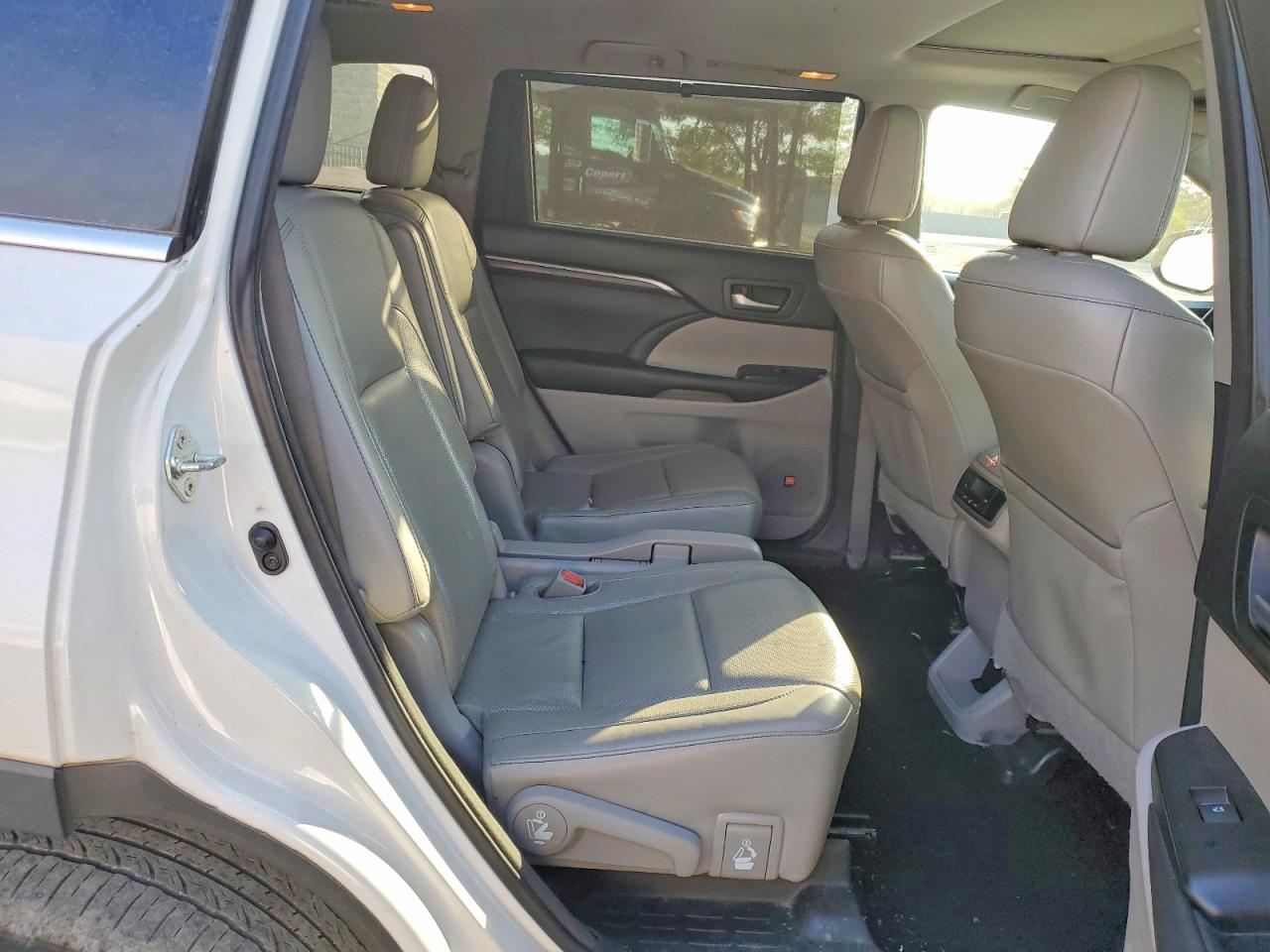 2015 Toyota Highlander Limited White vin: 5TDDKRFH0FS126832
