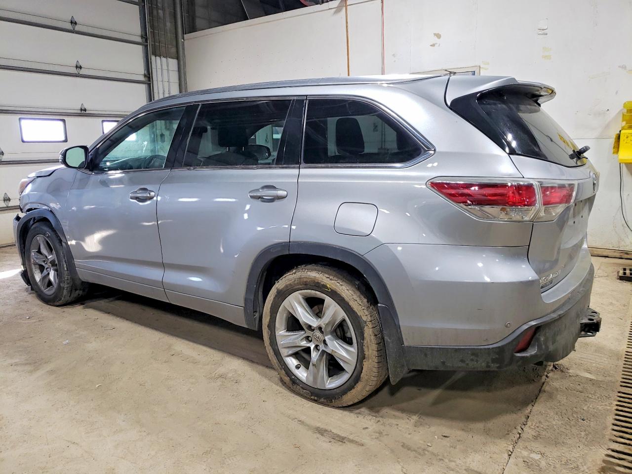 2015 Toyota Highlander Limited Platinum Серебряный vin: 5TDDKRFH0FS132131