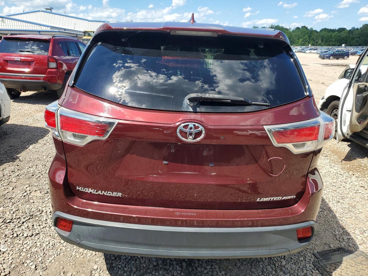 2015 Toyota Highlander Limited Red vin: 5TDDKRFH1FS116052