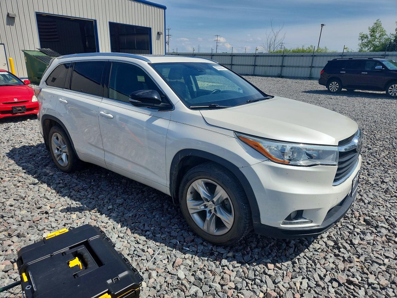 2015 Toyota Highlander Limited Platinum White vin: 5TDDKRFH1FS117119