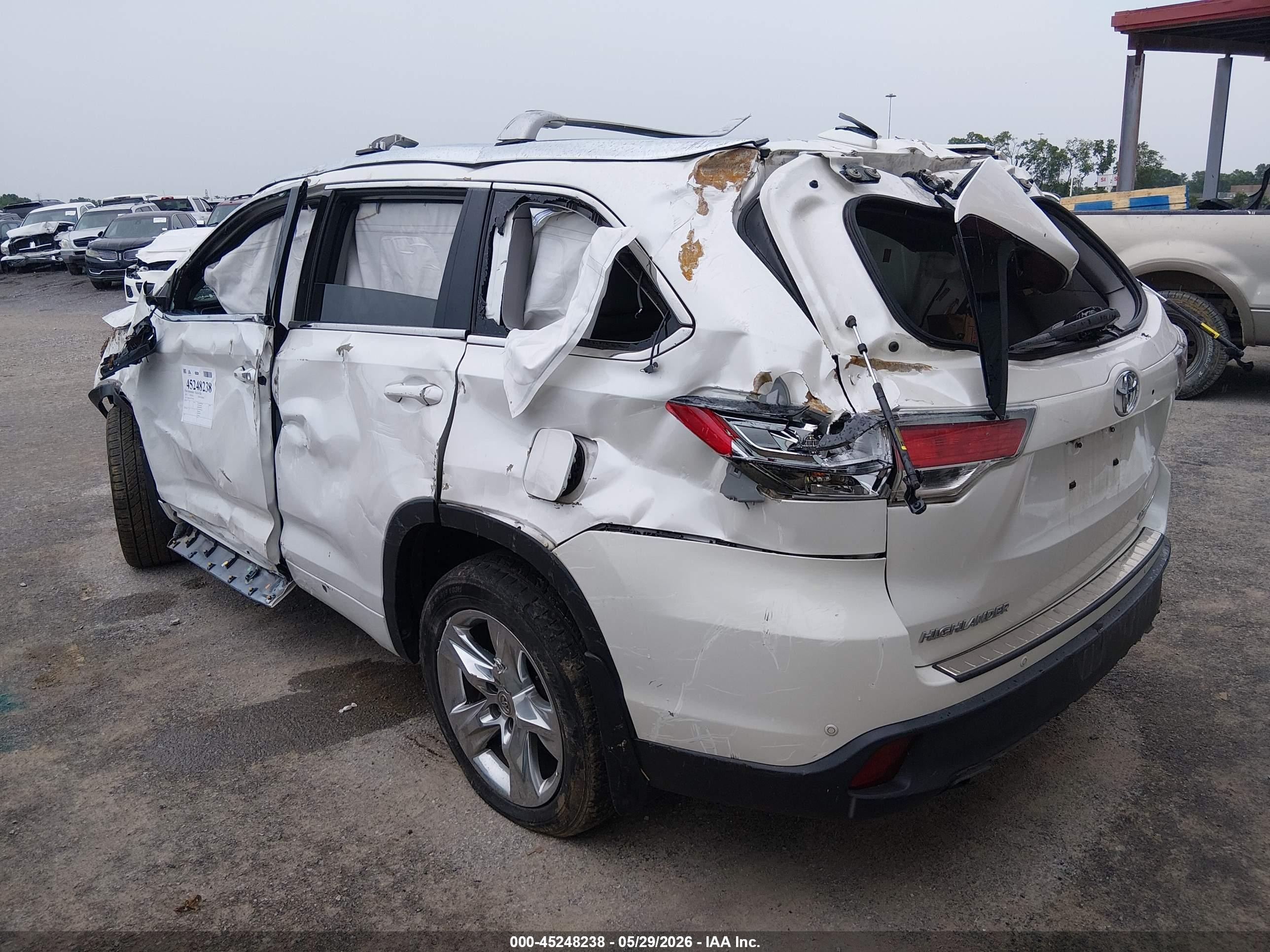 2015 Toyota Highlander Limited Platinum V6 White vin: 5TDDKRFH1FS179958