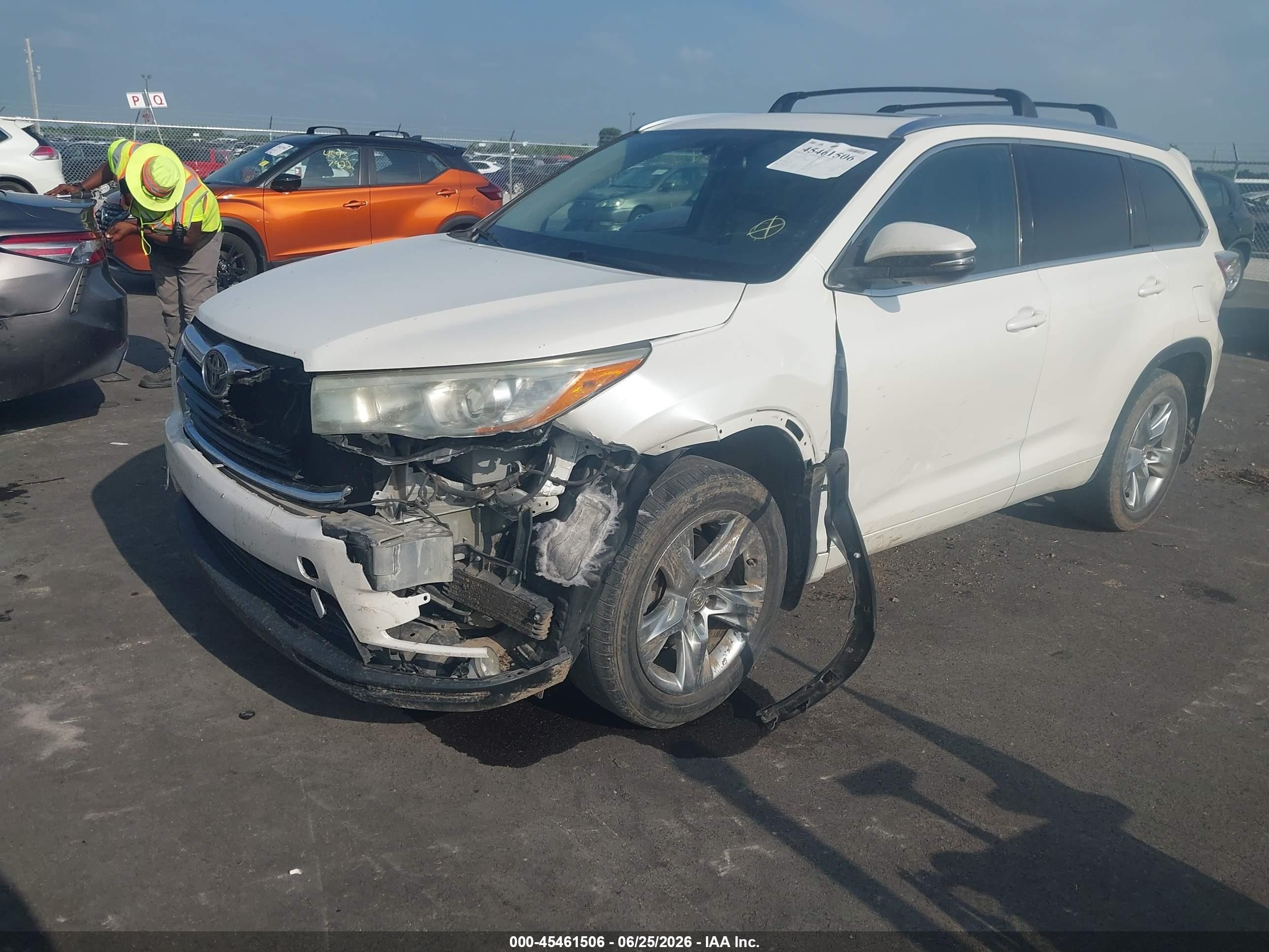 2015 Toyota Highlander Limited V6 White vin: 5TDDKRFH1FS198073