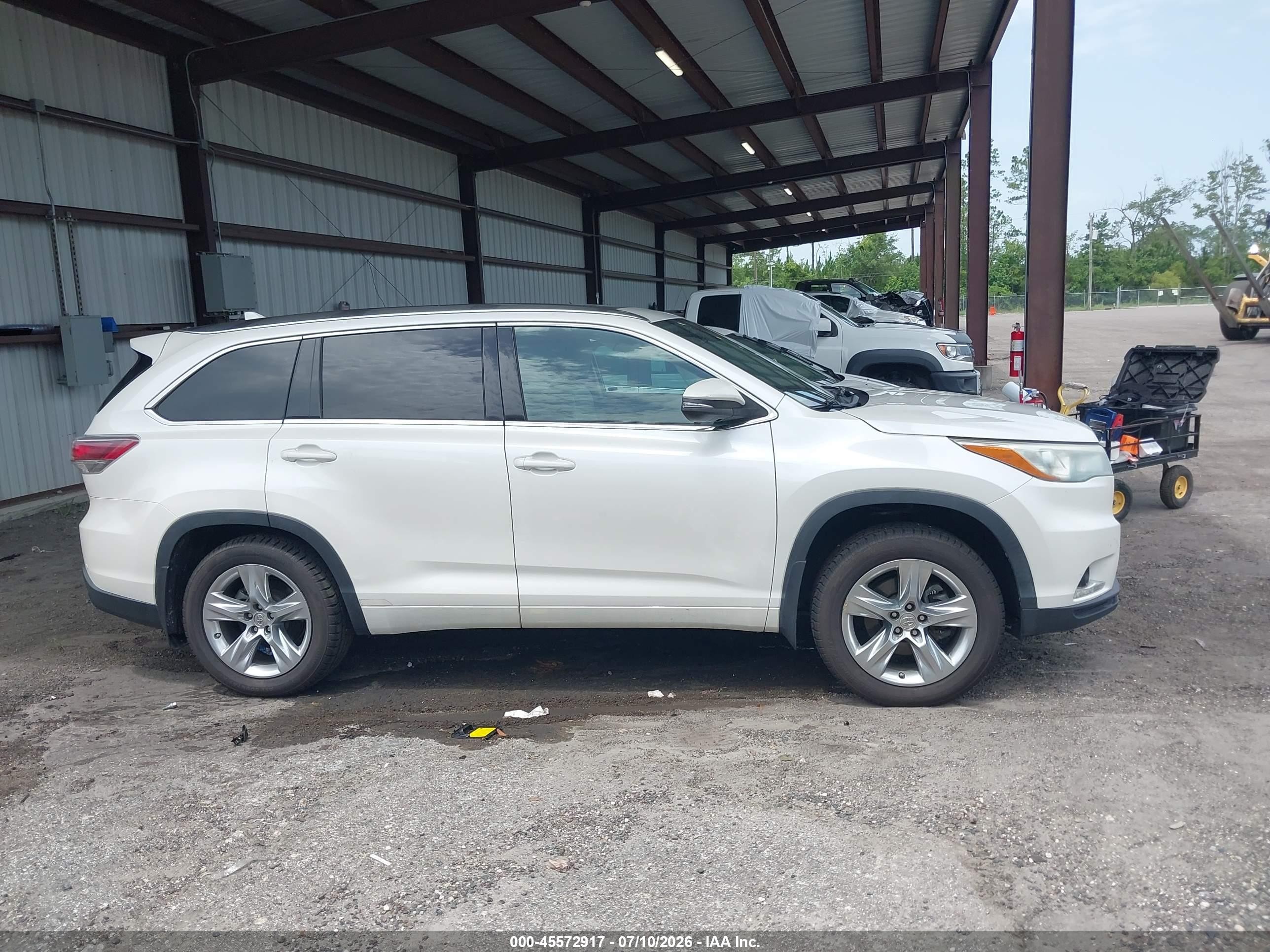 2015 Toyota Highlander Limited Platinum V6 White vin: 5TDDKRFH1FS208150